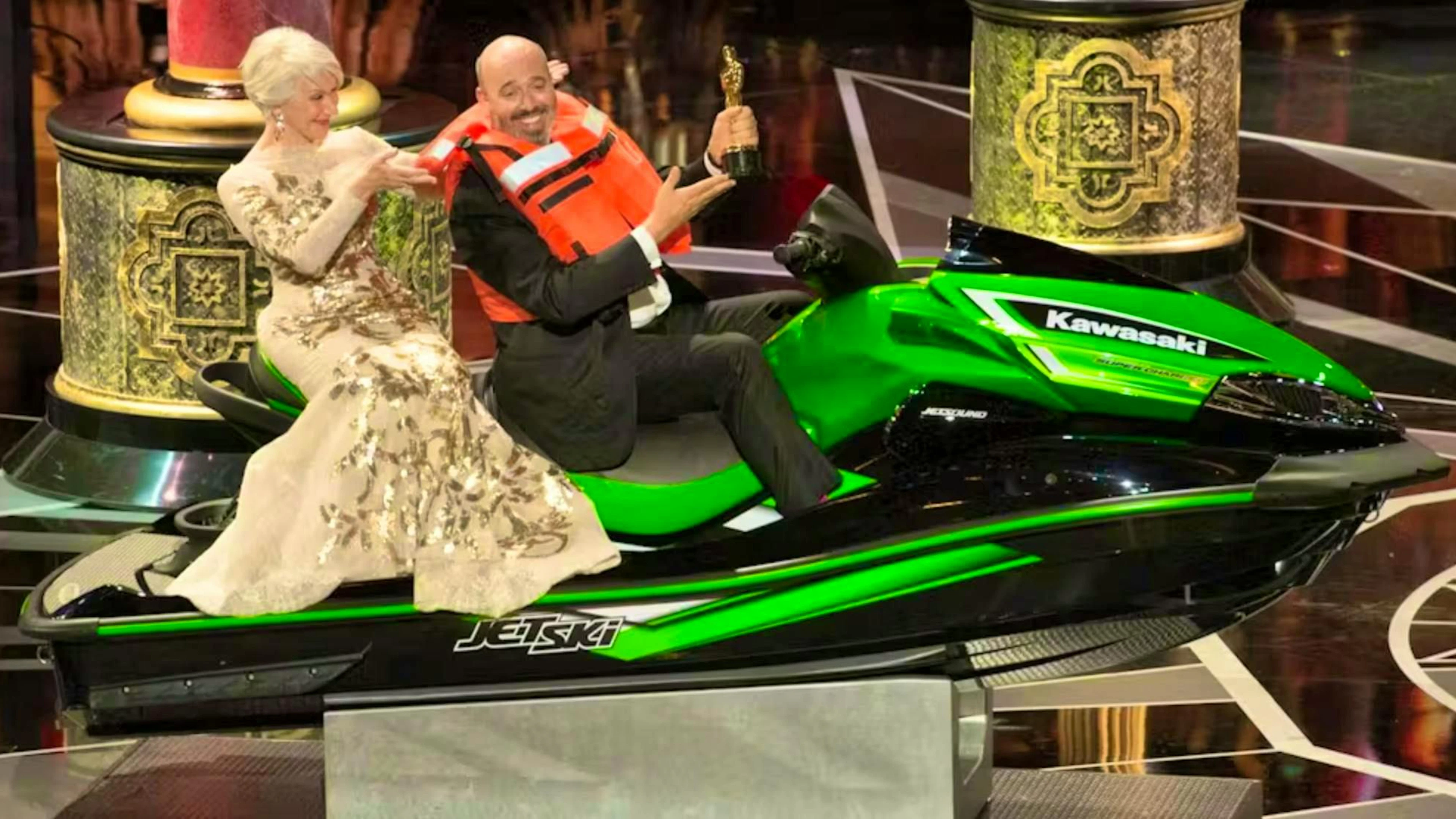 To solve the problem of long acceptance speeches, presenter Jimmy Kimmel promised a jet ski to the winner in 2018 who could keep their speech the shortest. The winner was Mark Bridges (pictured), who "only" spent around 30 seconds thanking the winner of the costume design Oscar for "The Silk Thread". And he didn't keep the speedy vehicle, but donated it to an auction for a good cause.