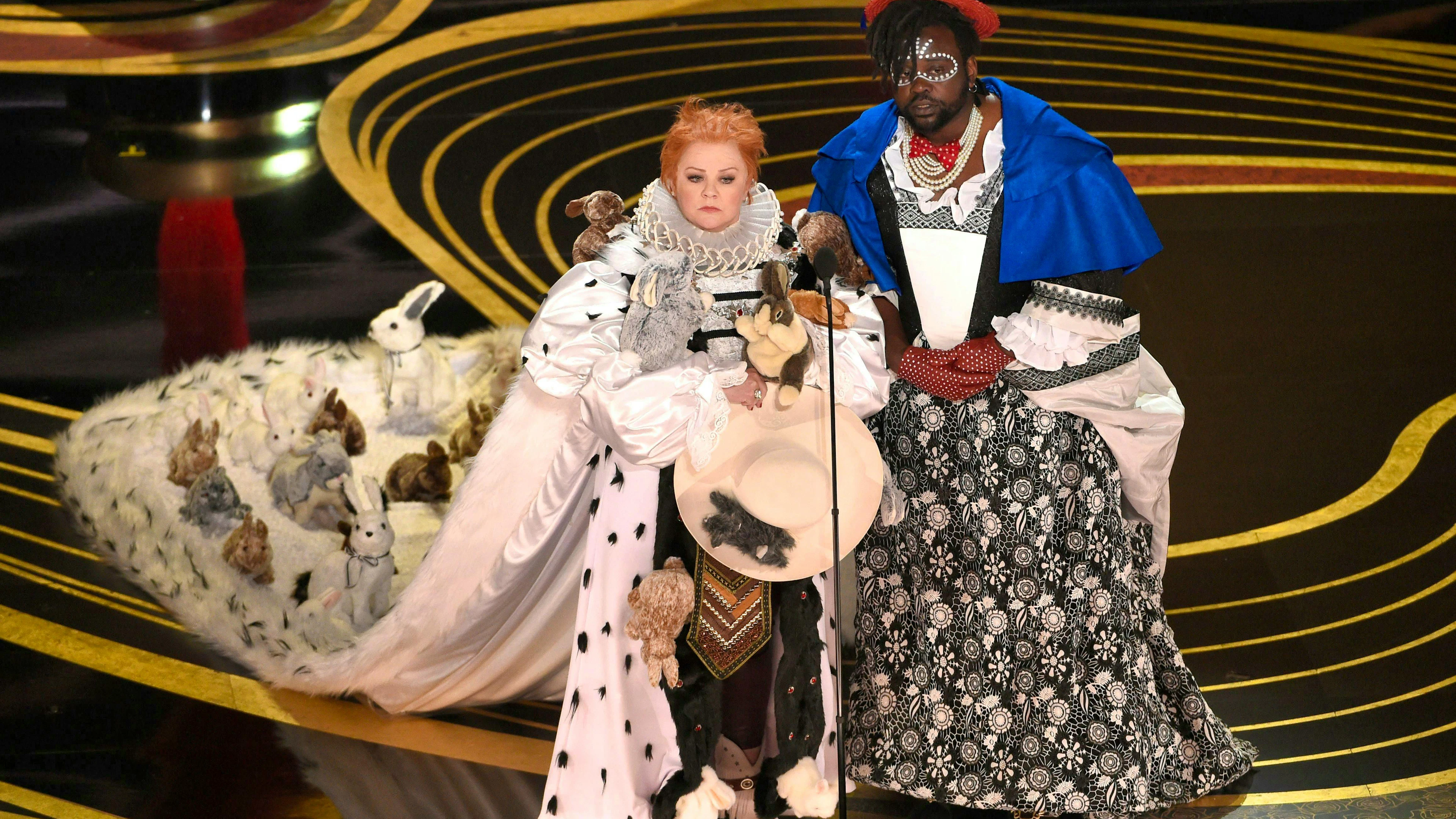 For the first time since 1989, the 2019 Academy Awards took place without a permanent presenter. After criticism of old tweets, the originally planned host Kevin Hart withdrew. Instead of a host, changing stars led the evening - such as Melissa McCarthy and Brian Tyree Henry (pictured), who presented the Oscar for Best Costume Design together.