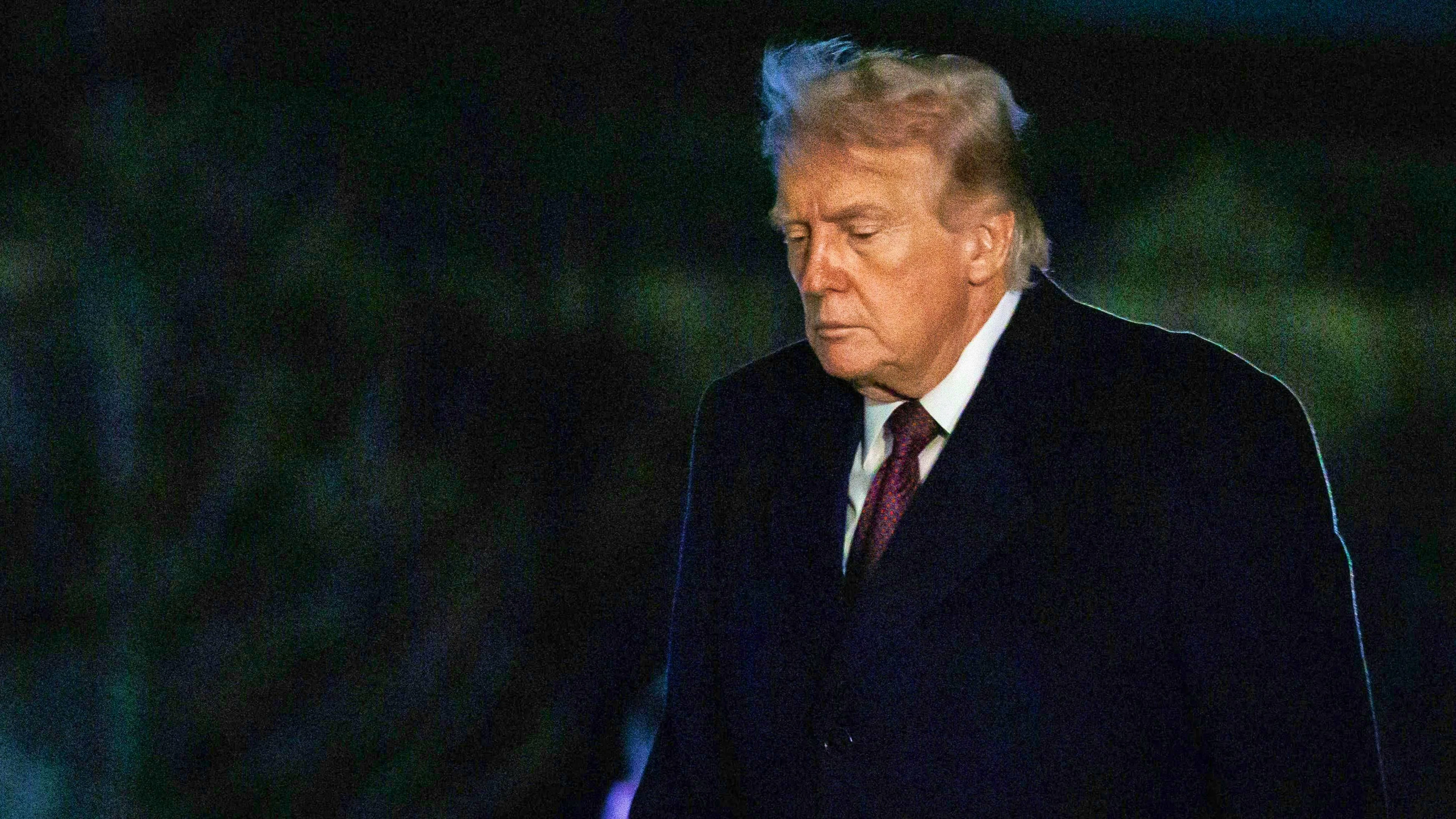 Guerre contre l'Iran, hausse des prix aux Etats-Unis : le président Donald Trump n'a pas tenu ses principales promesses électorales et en reçoit désormais la facture.