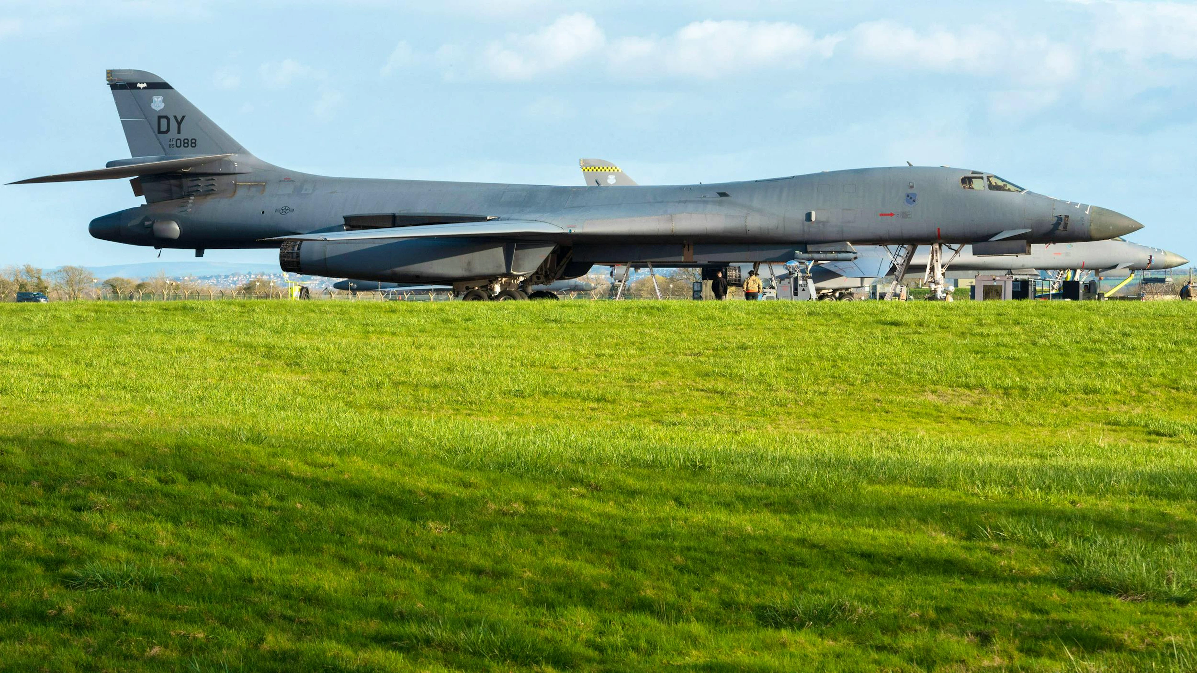La base militaire de Fairford accueille notamment des bombardiers américains B‑1.
