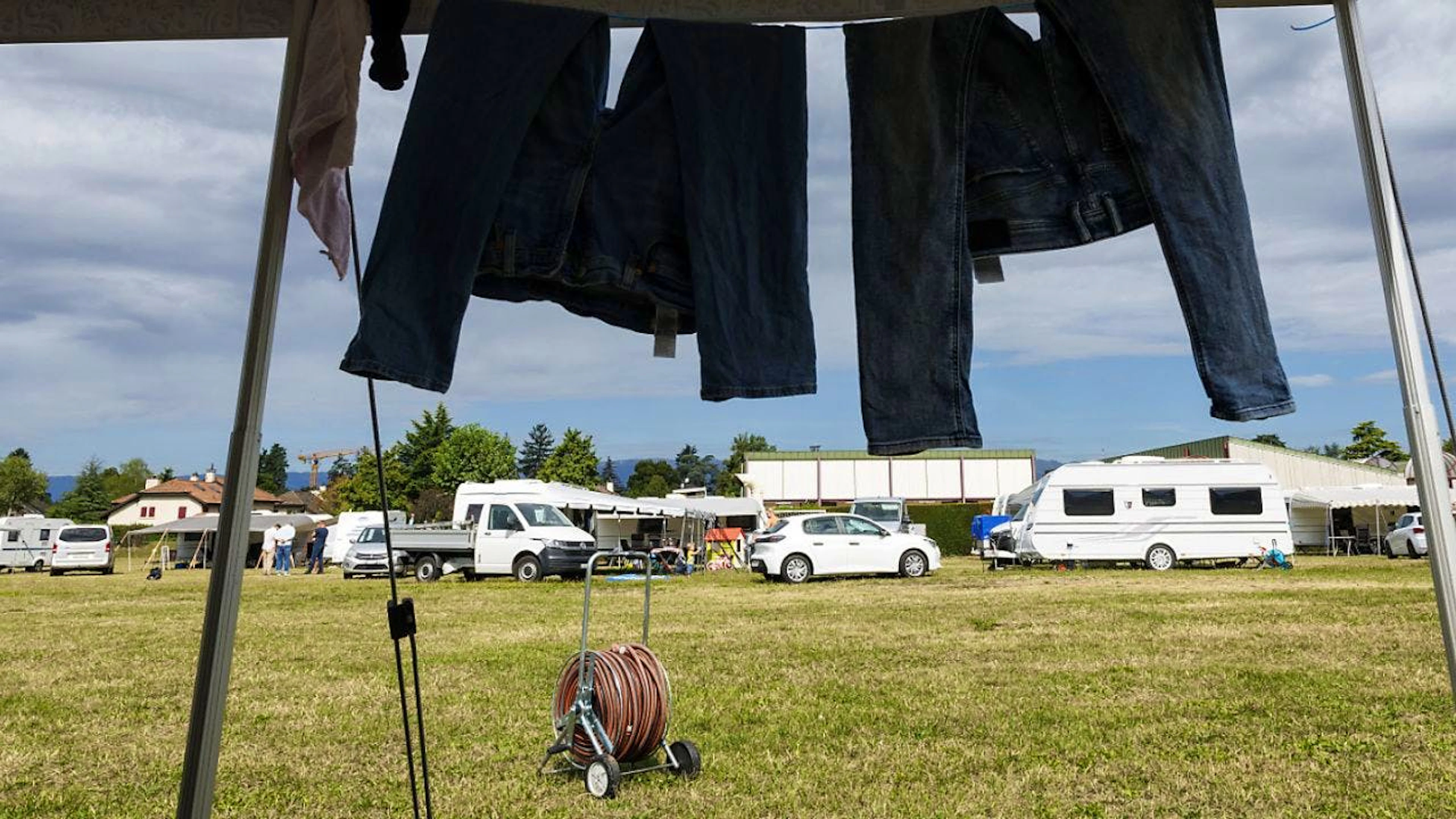 Nei Grigioni ci sono attualmente cinque aree di sosta e di transito per cittadini con stile di vita nomade. La richiesta da parte della cooperativa "Radgenossenschaft der Landstrasse" è di crearne una in più. (immagine simbolica)