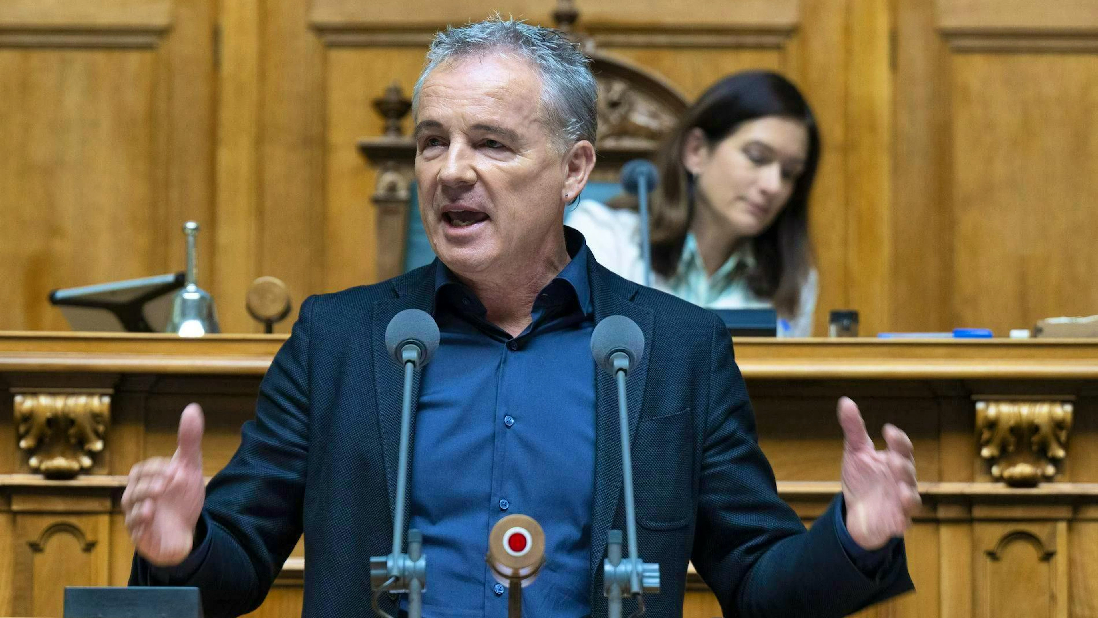 National Councillor Ueli Schmezer criticizes the intransigence of Federal Councillor Albert Rösti.