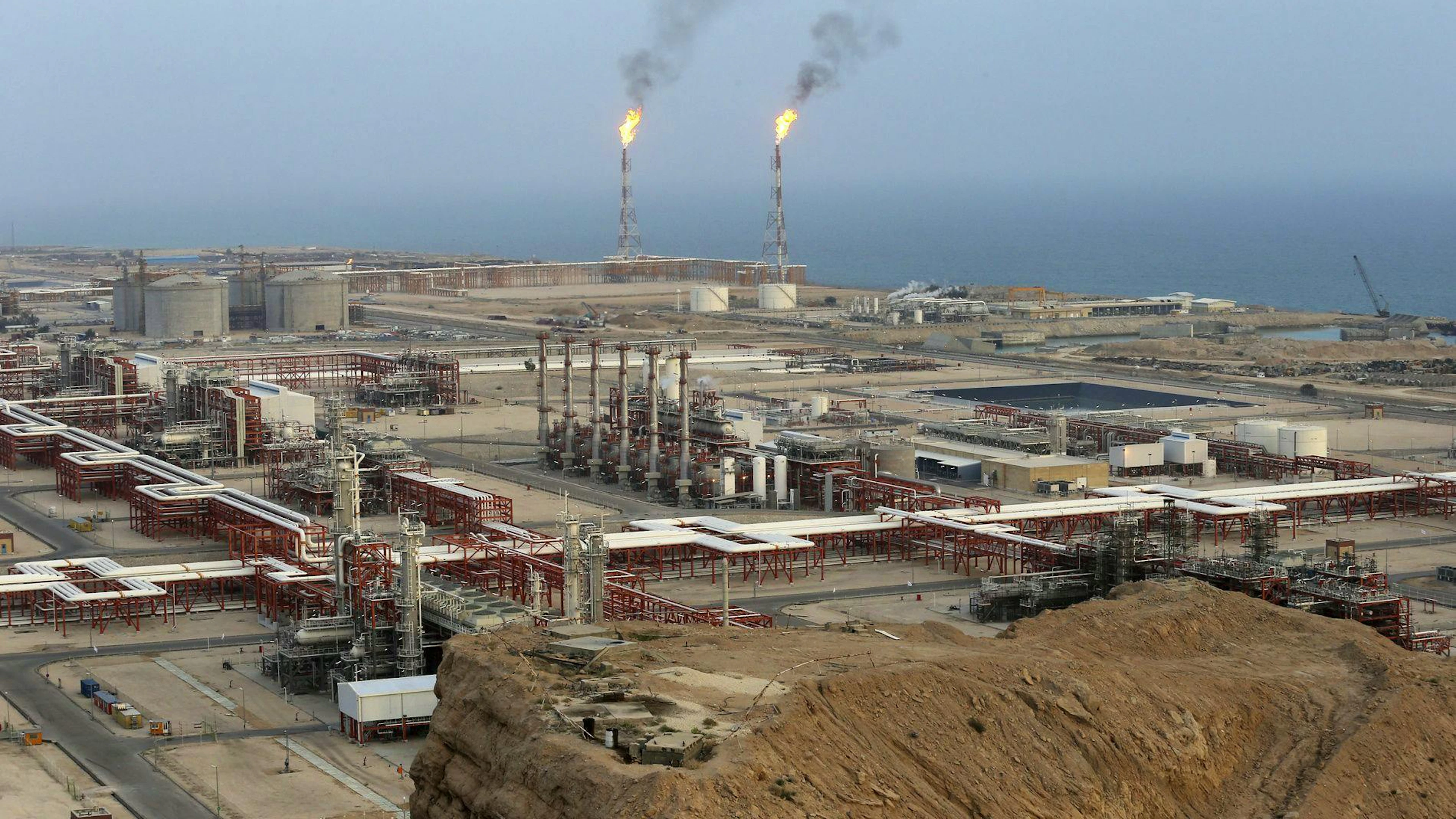 L'Iran a menacé mercredi les Etats-Unis et Israël d'anéantir des infrastructures énergétiques, après une attaque contre ses propres installations desservant l'immense champ gazier South Pars/North Dome, attribuée à Israël.