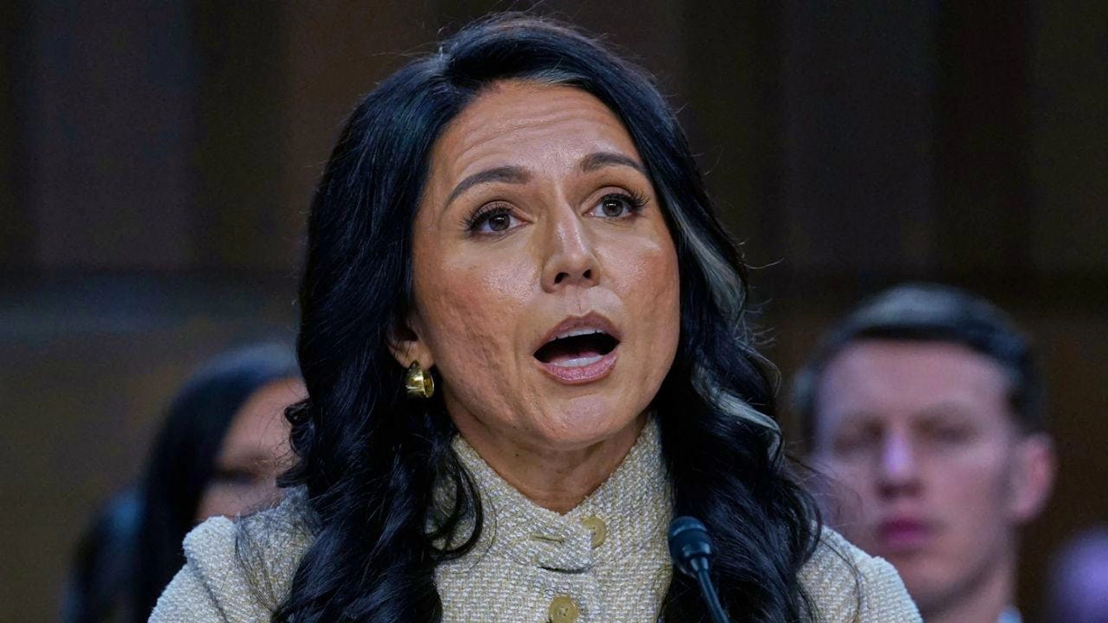 Gabbard contraddice Trump.