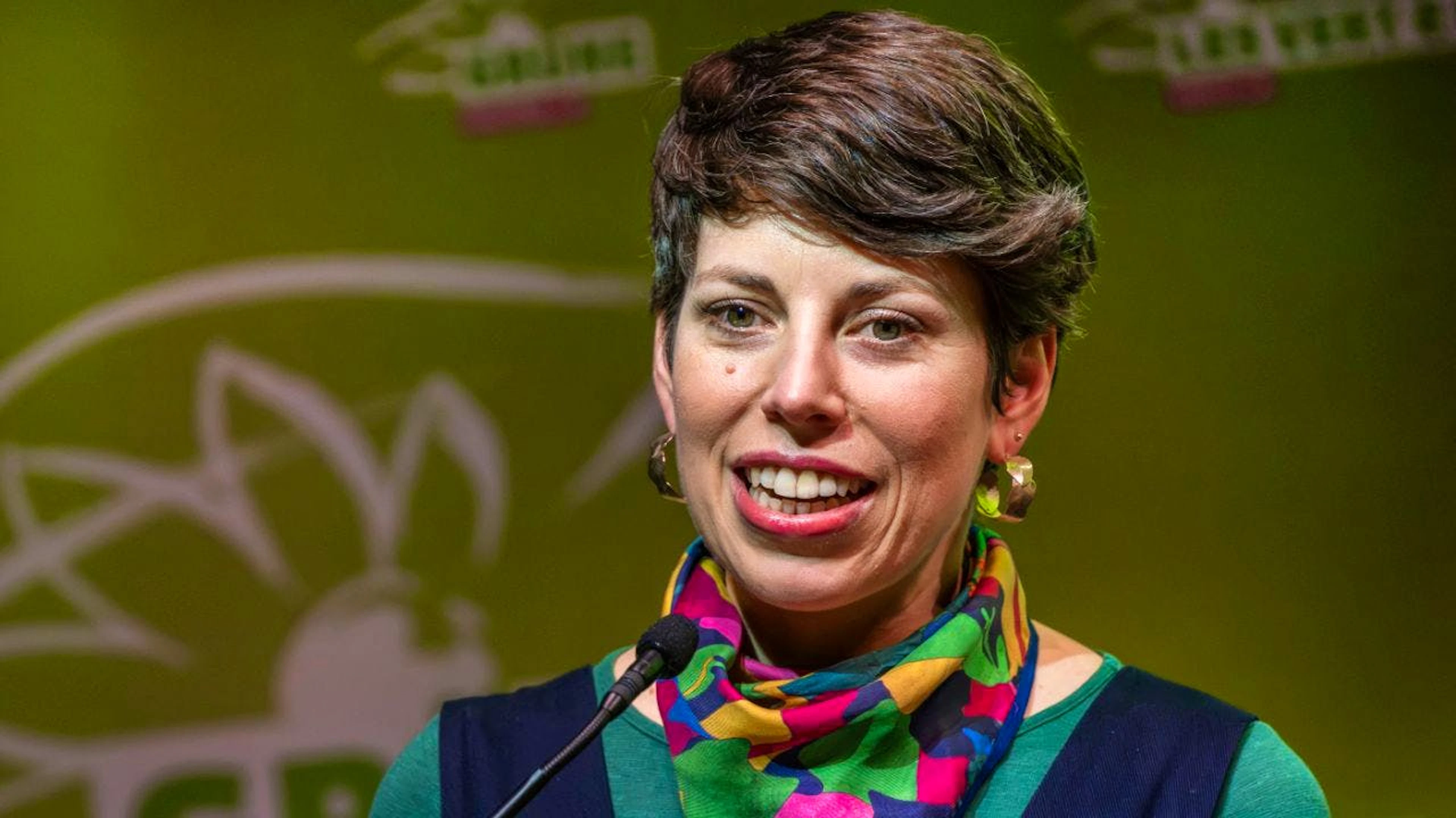 "Le soluzioni dei Verdi sono più importanti che mai", ha detto la presidente del partito, Lisa Mazzone, stando alla versione scritta del suo discorso.