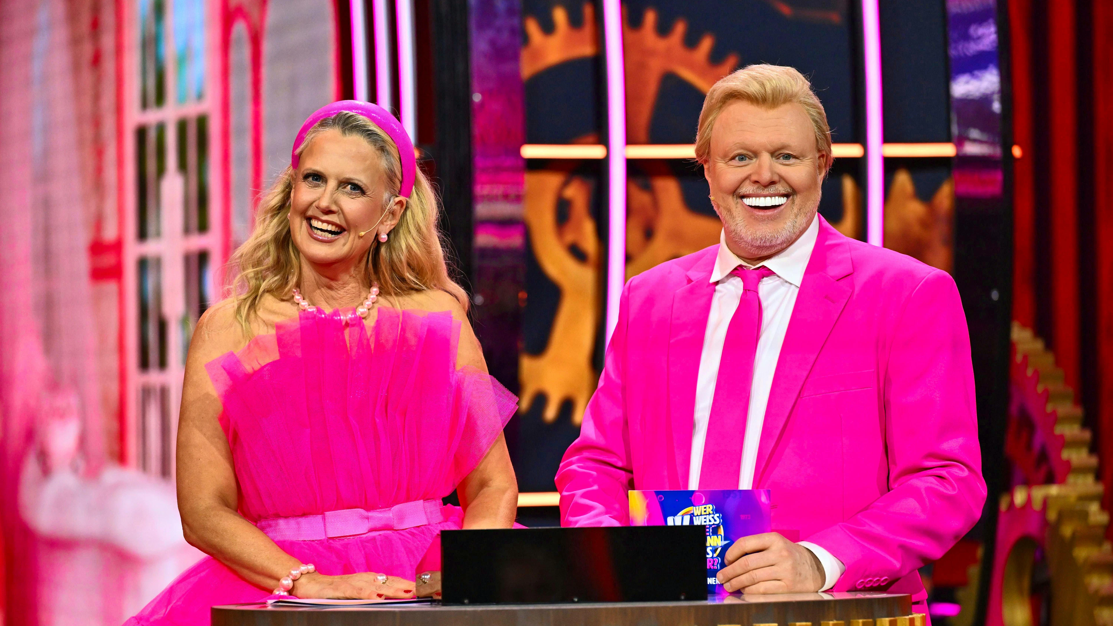 Barbie and Ken on RTL: Barbara Schöneberger and Stefan Raab dressed up in eye-catching threads in "Wer weiss wie wann was?".