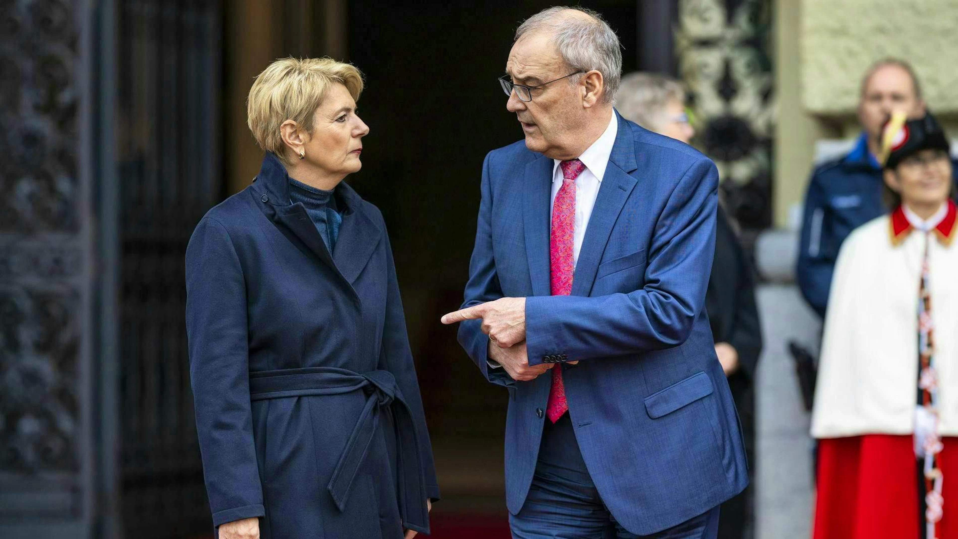 Des fonctionnaires de la conseillère fédérale Karin Keller-Sutter et du président de la Confédération Guy Parmelin se sont prononcés en faveur de l'augmentation de la franchise minimale. (photo d'archives)