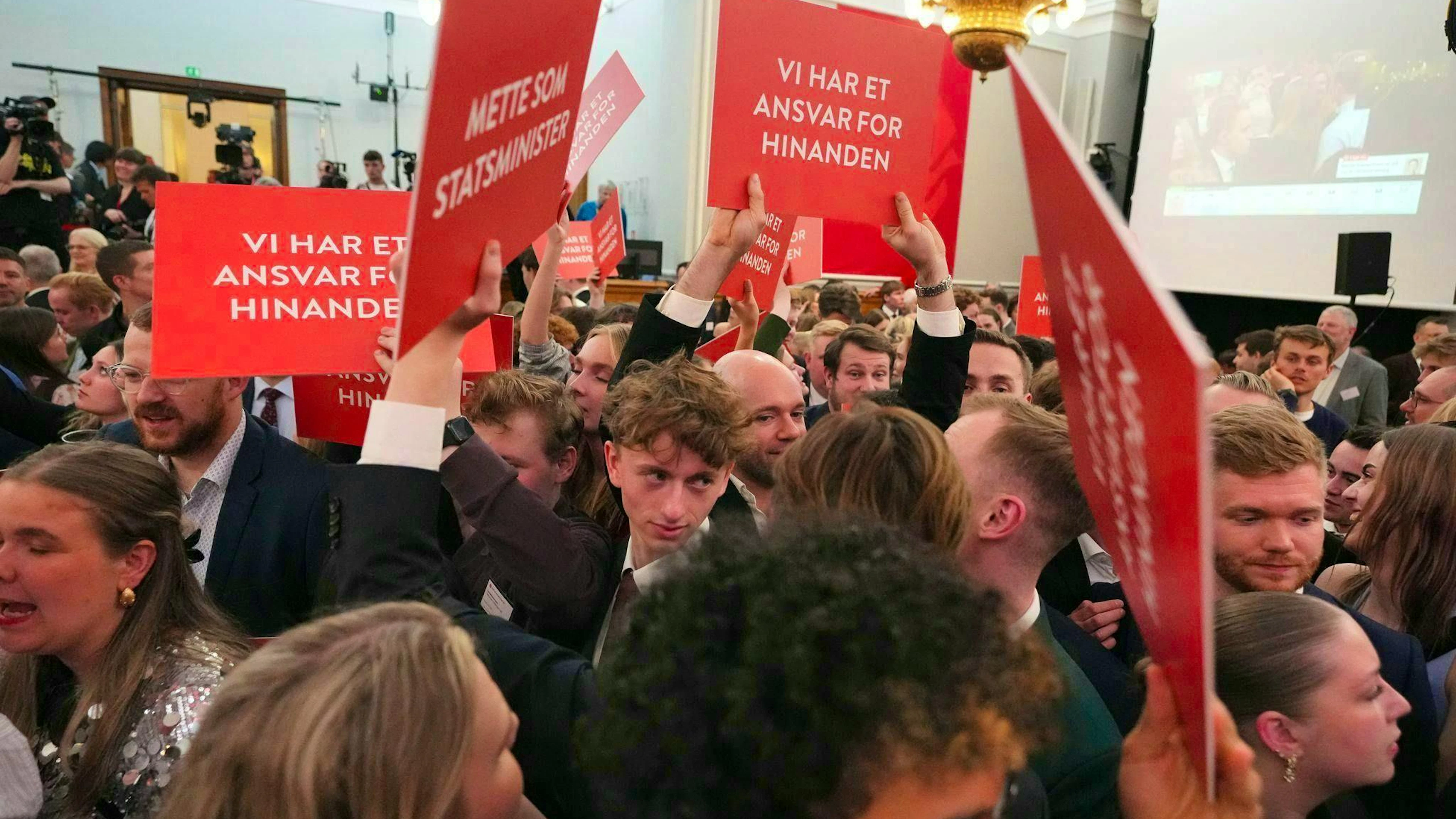 Things did not go particularly well for the Social Democrats in the election. Nevertheless, they became the strongest force. 