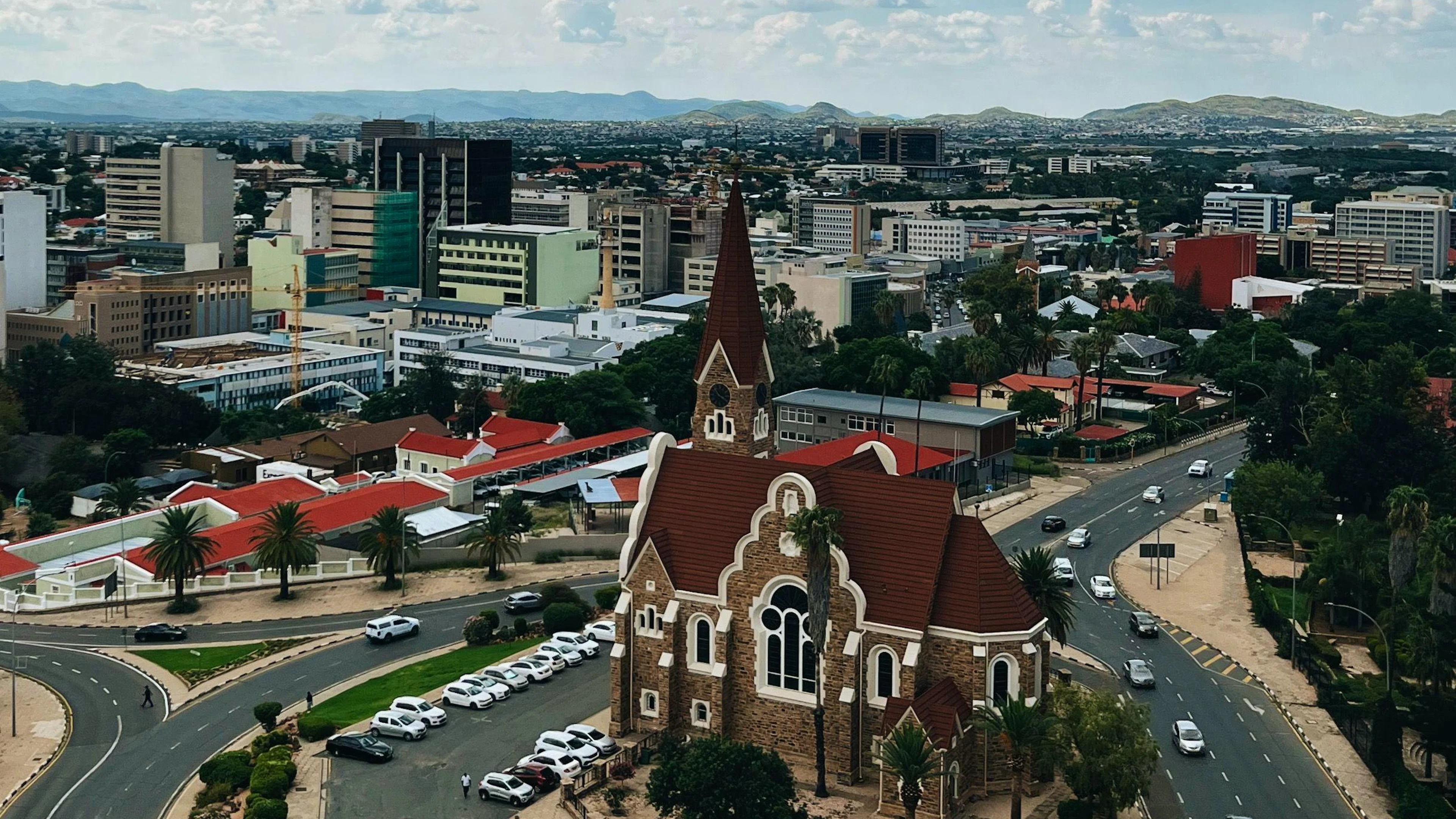 Die Christuskirche in Windhuk. Die Stadt hat man in einem Tag gesehen.