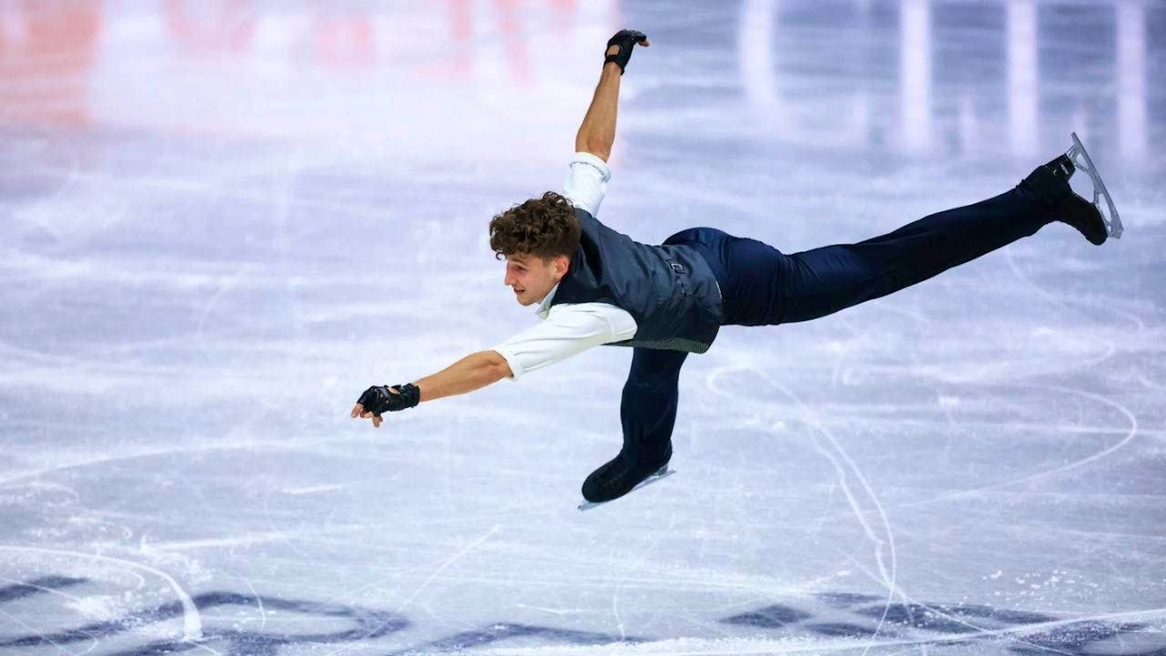 Lukas Britschgi is on course after the short program at the World Championships in Prague
