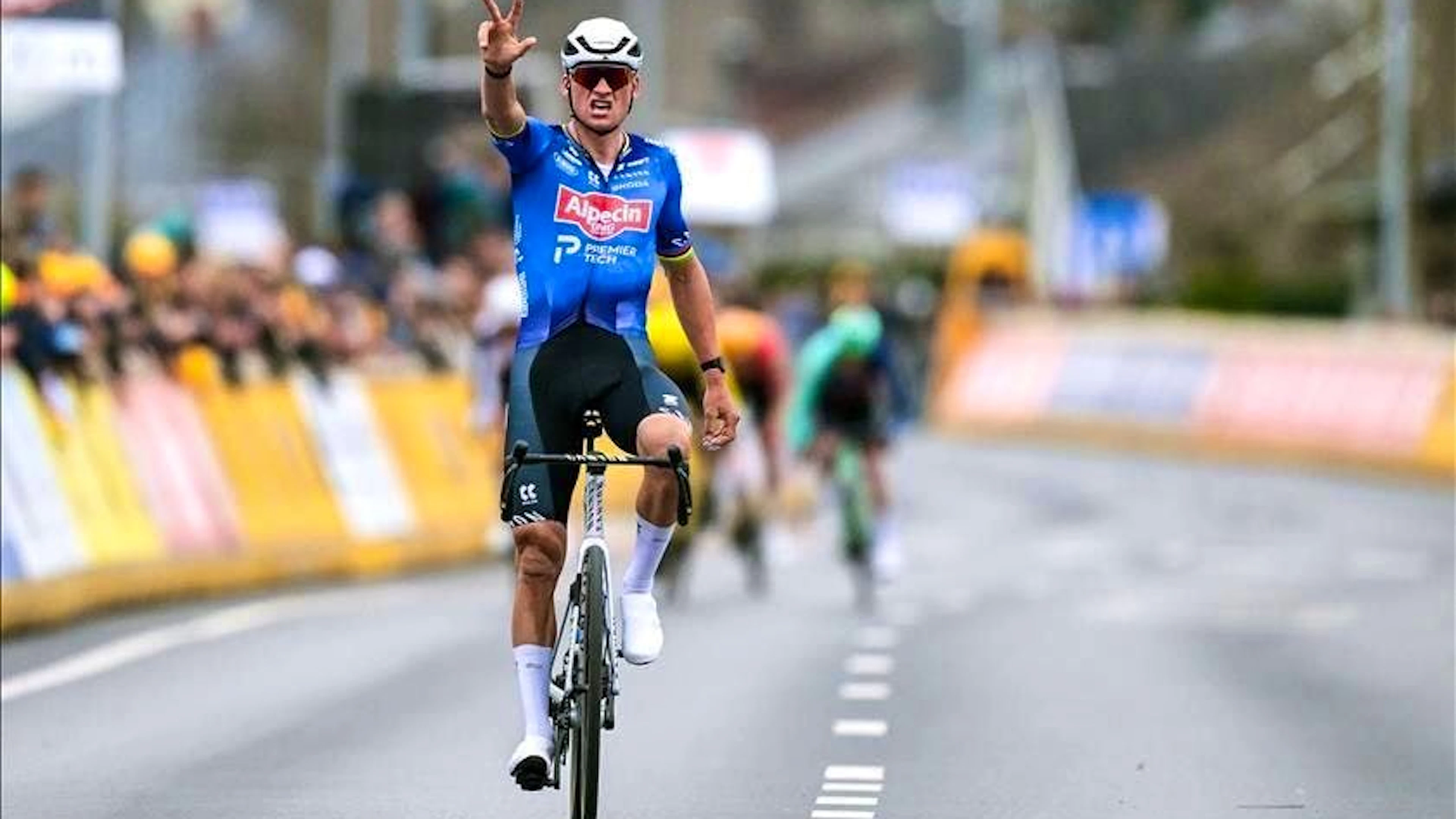 Terza vittoria di fila nella competizione per van der Poel.