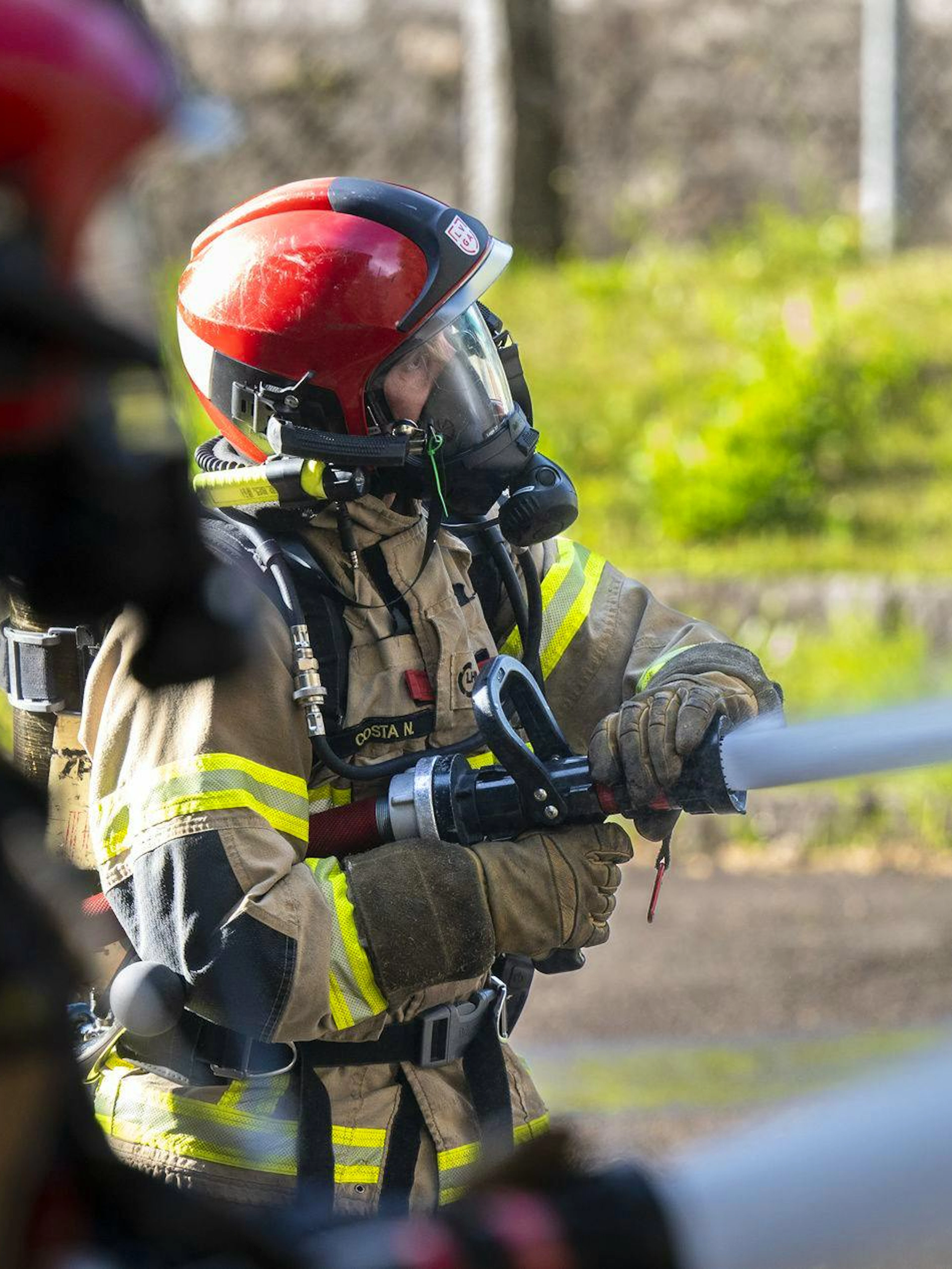 Esplosione e casa in fiamme a Leontica, feriti cinque poliziotti