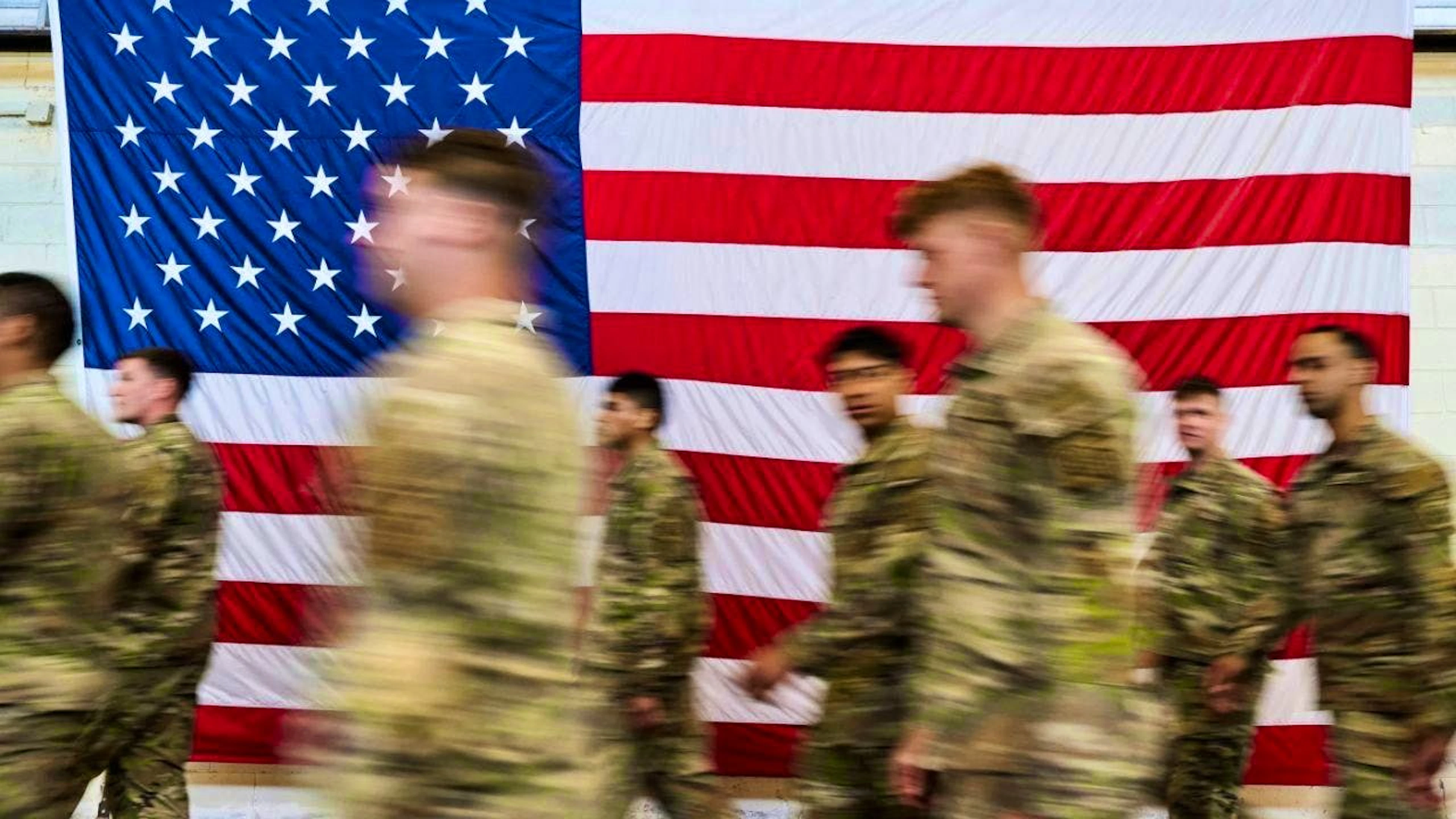 ARCHIVE - Members of the XVIII. Airborne Corps receive US President Trump. Photo: Matt Ramey/AP/dpa (archive image)