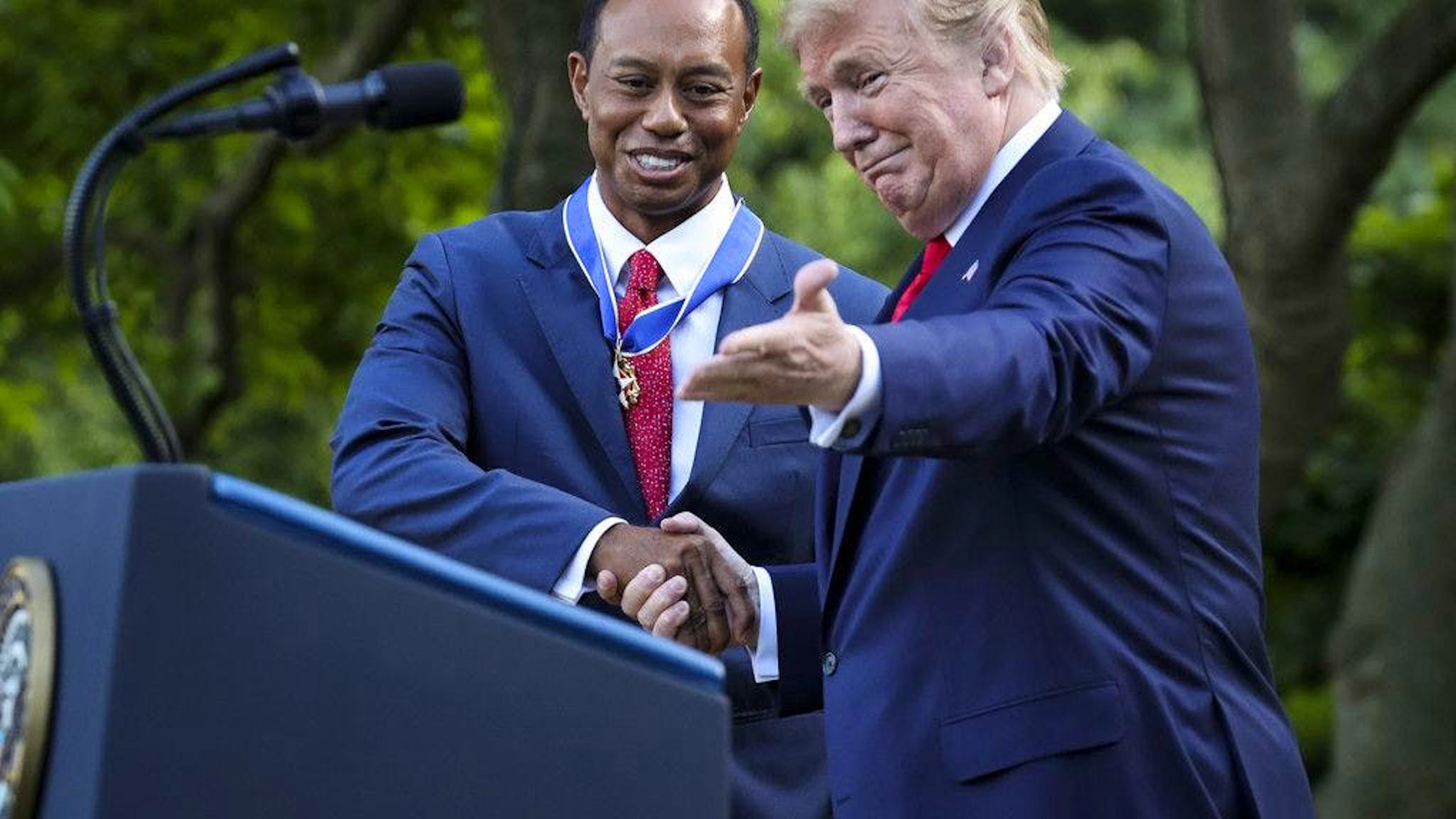 Tiger Woods Con Il Presidente Donald Trump