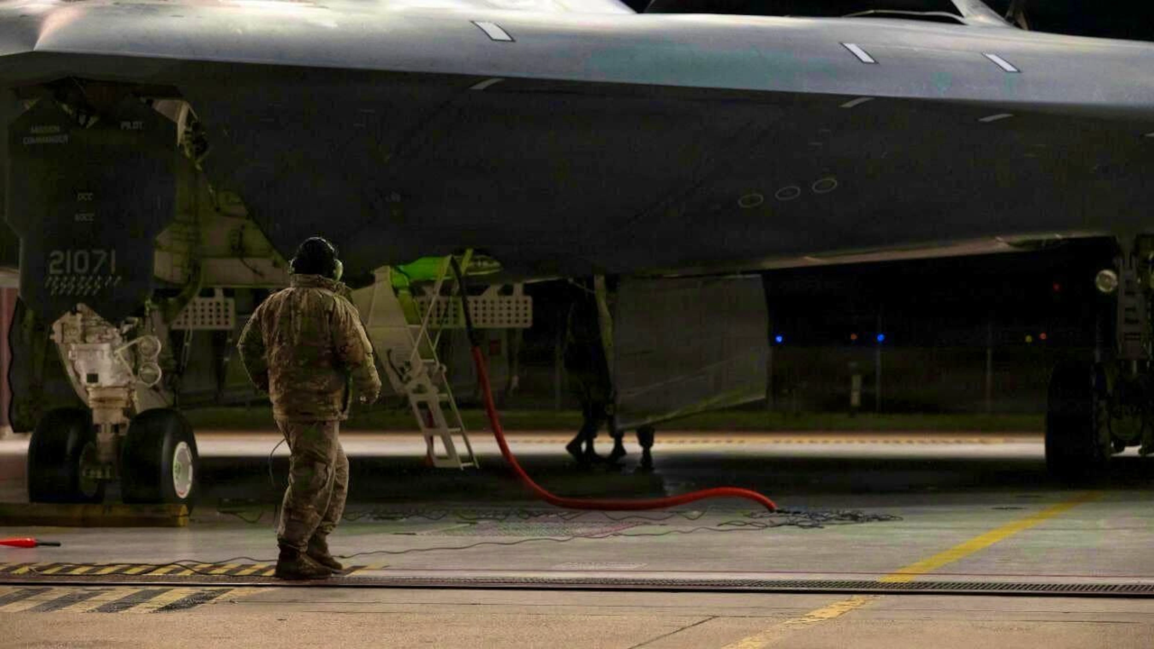 U.S. Air Force aviators prepare a B-2 Spirit strategic stealth bomber for a bombing mission in support of Operation Epic Fury at an undisclosed location on March 17, 2026. Photo: Usaf/U.S. Air/Planet Pix via ZUMA Press Wire/dpa (stock image)