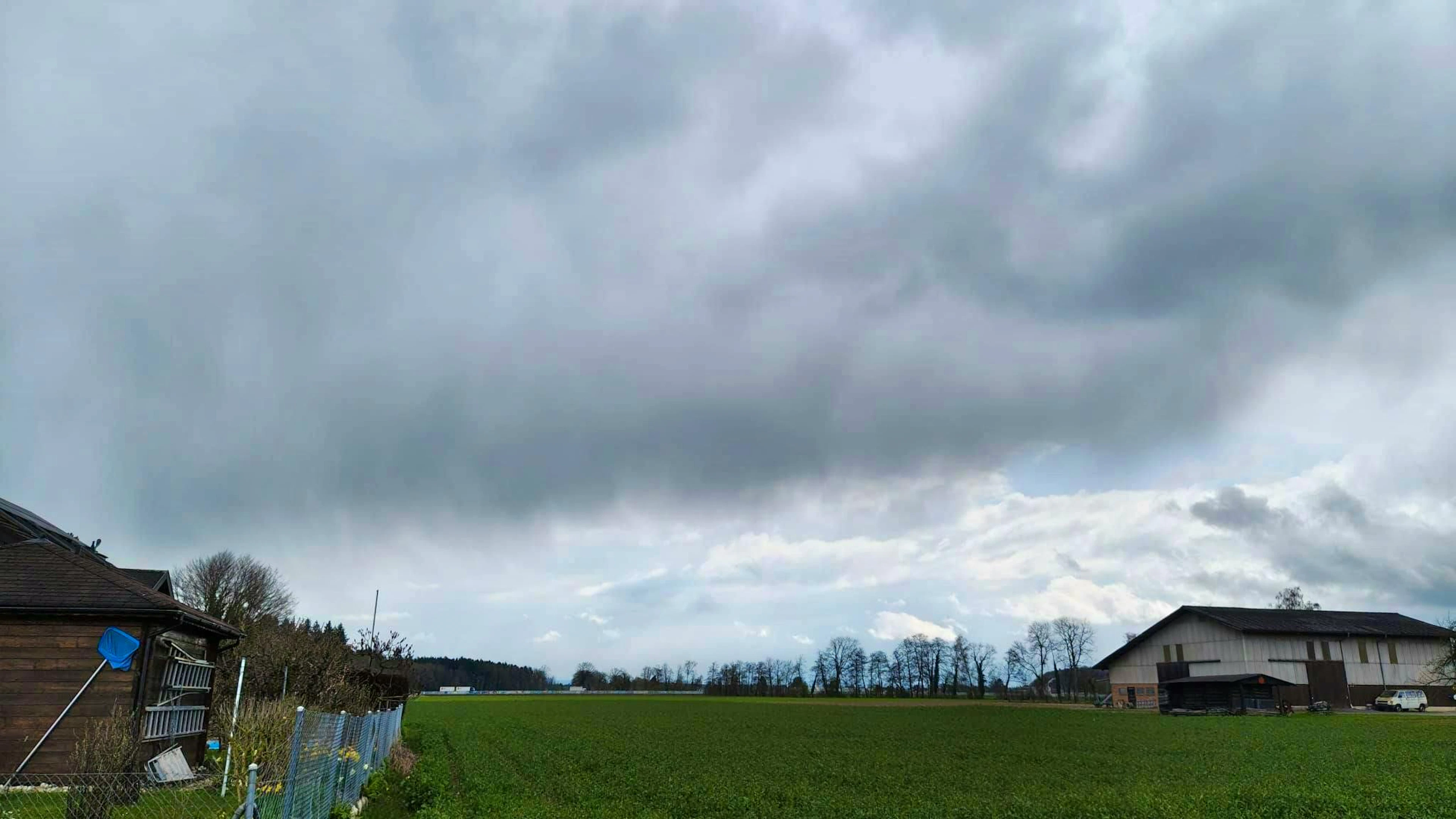 Photo of Luterbach, Solothurn. The smoke from the fire could also be seen there.