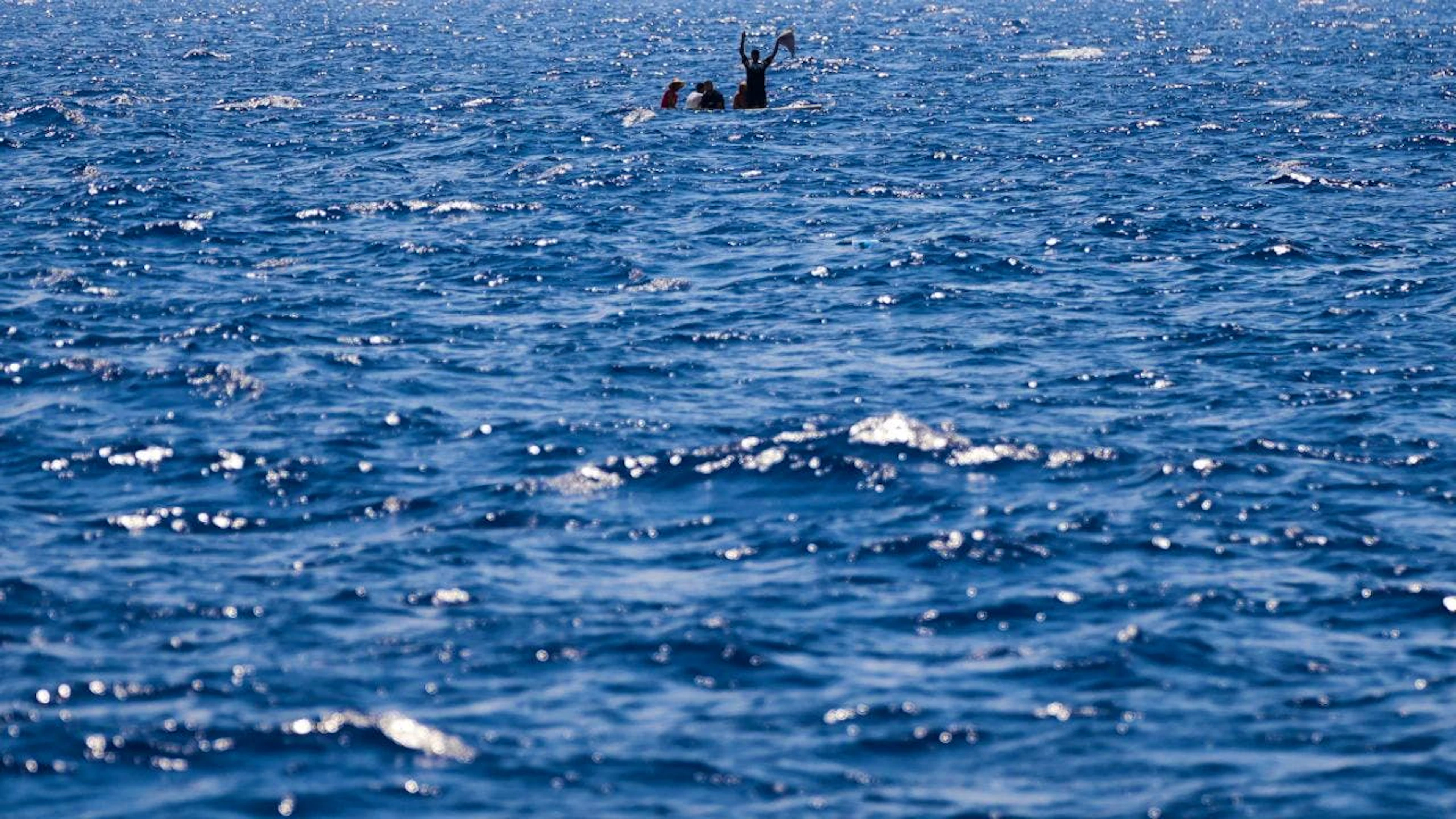 Dix-huit migrants ont été retrouvés morts par les garde-côtes italiens mercredi matin dans un bateau au large de l'île de Lampedusa (archives).