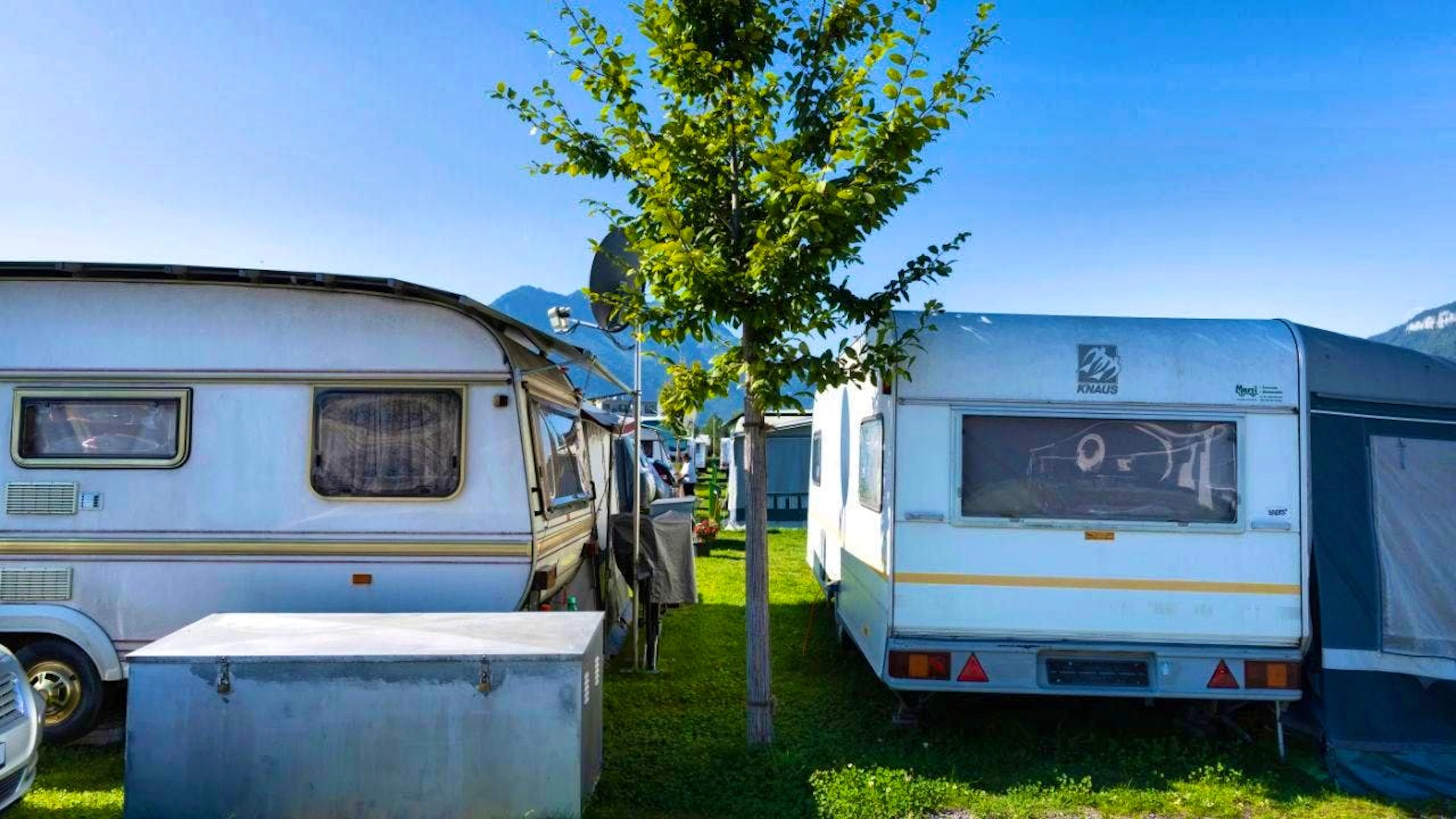 Whether tent or caravan - camping vacations have become increasingly popular in recent years. (archive picture)