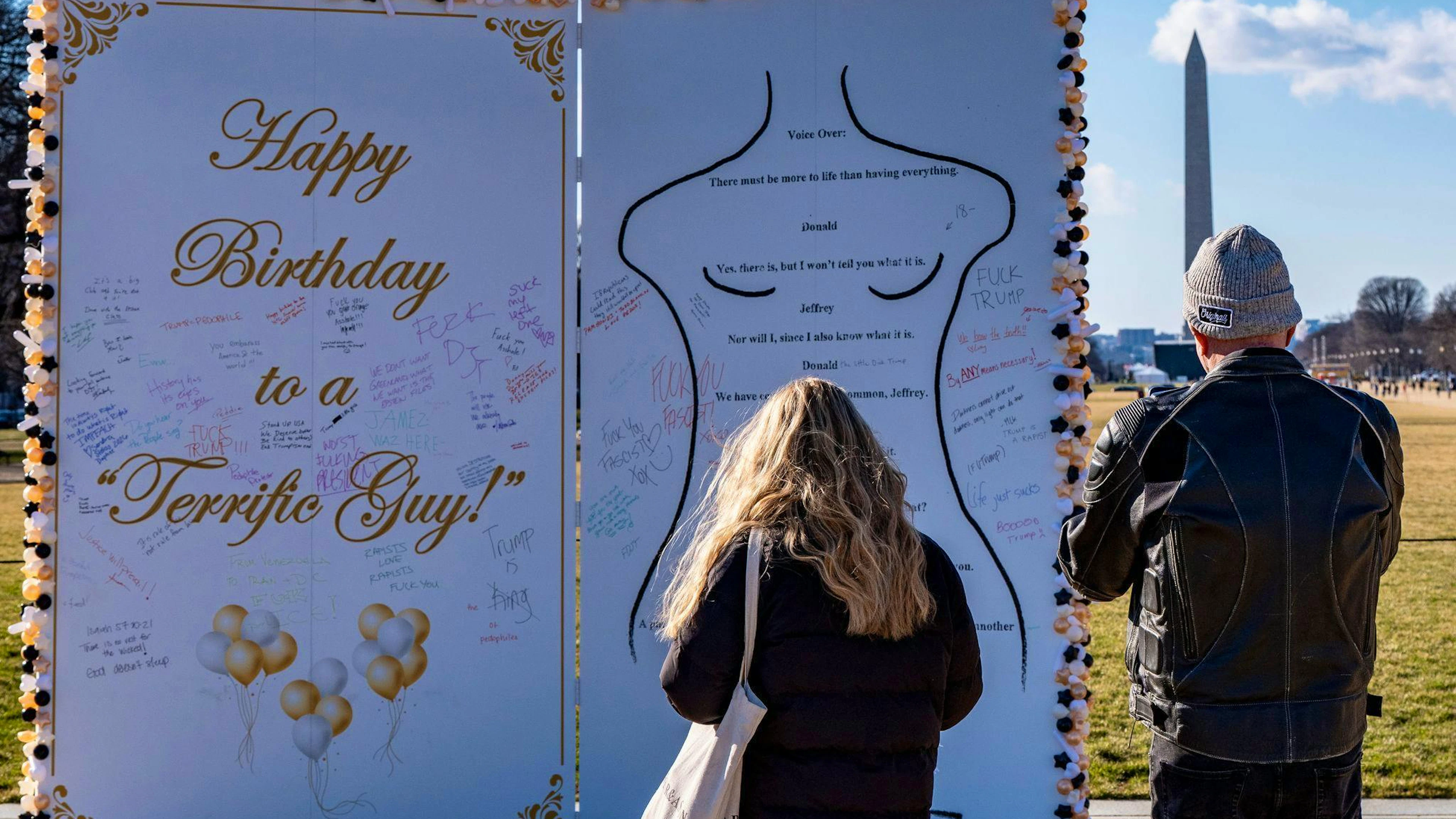 Eine Kunstinstallation zeigt eine angebliche Verbindung zwischen Epstein und Trump. (Archivbild)