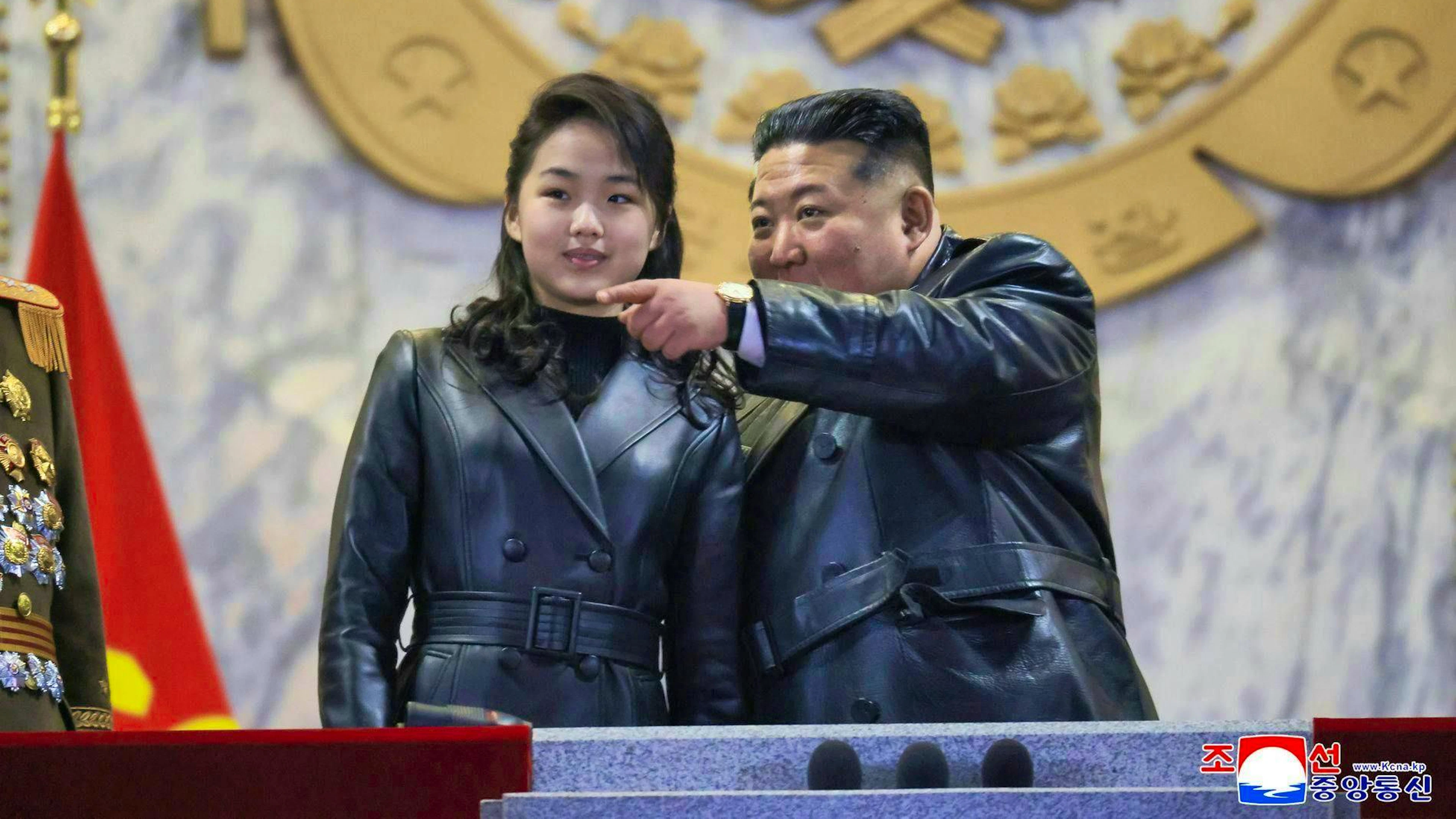 La fille de Kim Jong Un apparaît de plus en plus souvent aux côtés de son père – lors de rendez-vous militaires, de tests de missiles, d'actes officiels. Les services secrets sud-coréens voient déjà en elle la possible prochaine dirigeante de la Corée du Nord. (Archives)