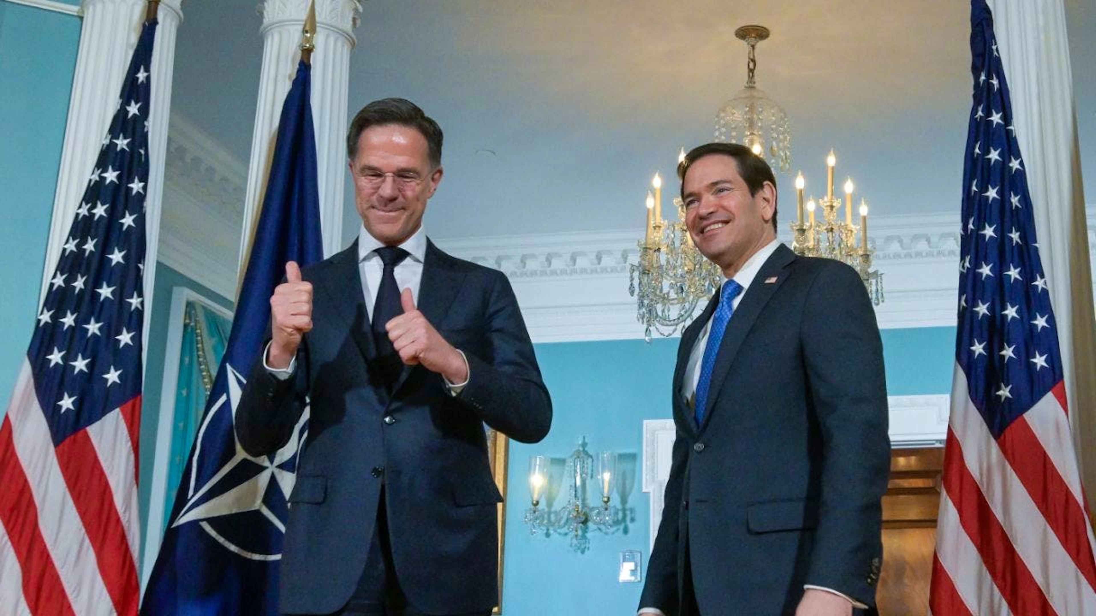 Le secrétaire général de l'ONU Mark Rutte (à g.) a été reçu par le secrétaire d'Etat américain Marco Rubio (à dr.), mercredi, à Washington.