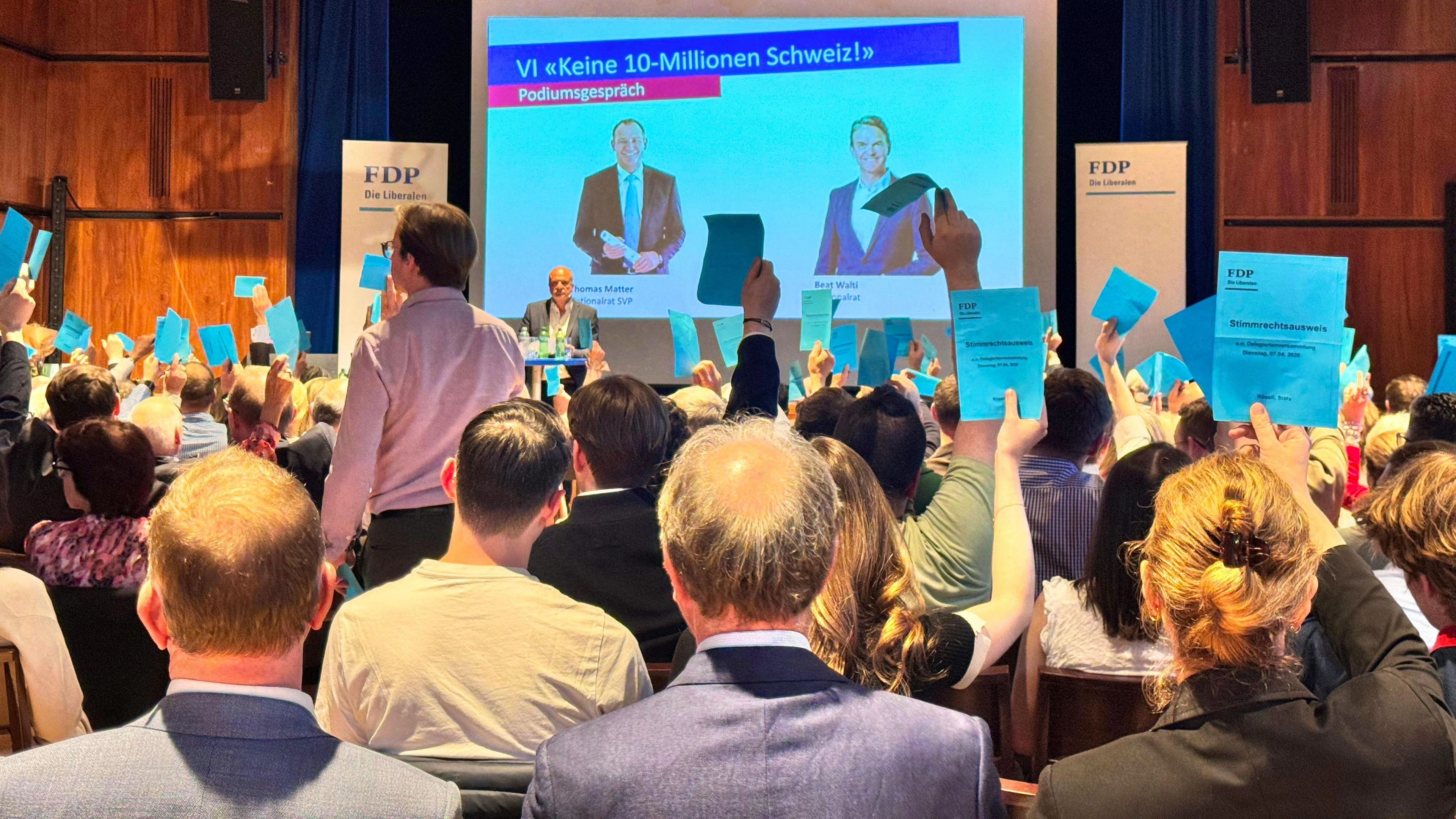Fast jeder Siebte rebelliert – wie die SVP-Initiative selbst FDP-Delegierte aufwühlt