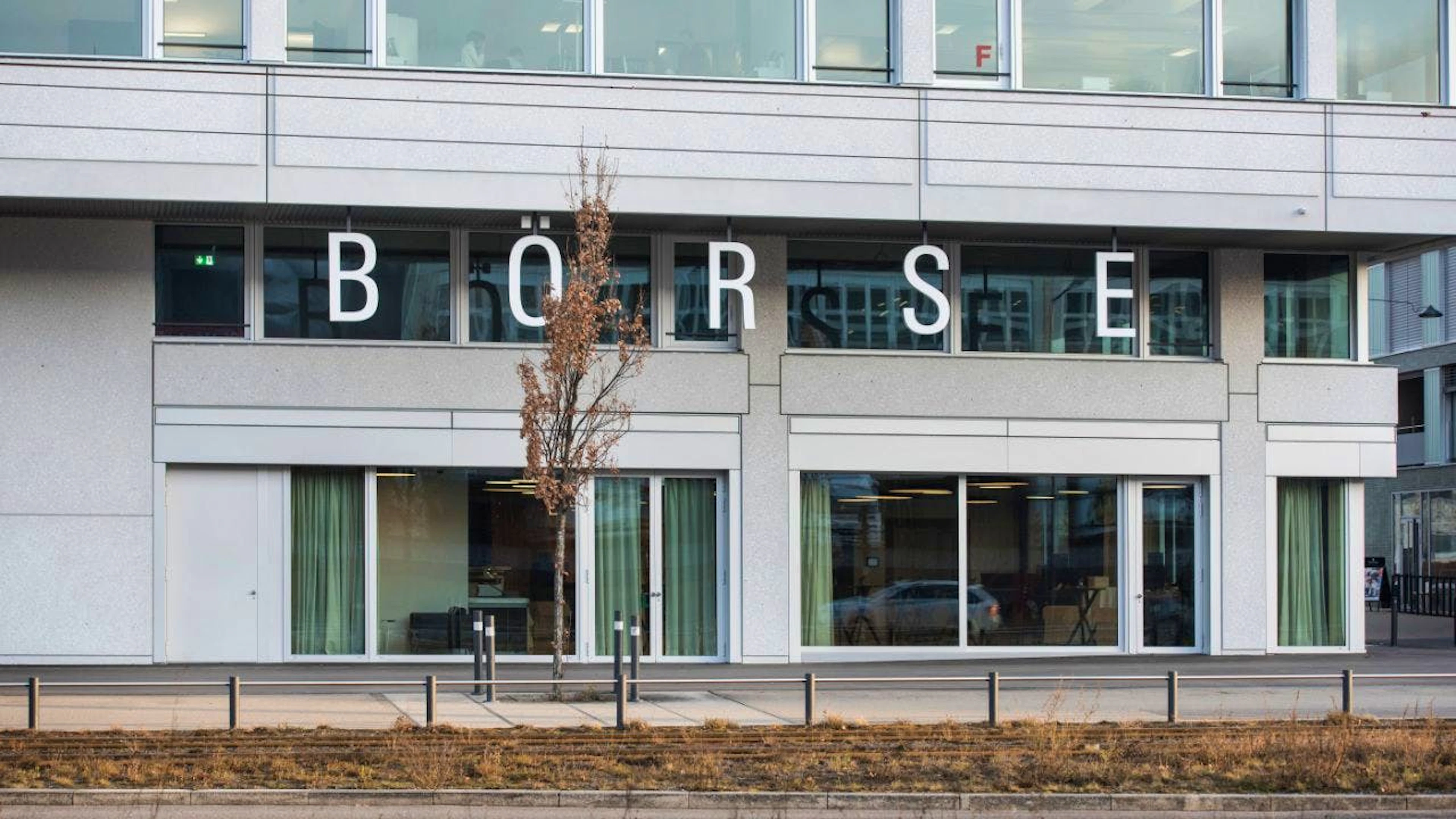 A 08h10 à la Bourse suisse, l'indice vedette SMI se préparait à ouvrir en hausse de 3,59% à 13'250,00 points, selon les indications avant-Bourse compilées par la banque Julius Bär (archives).