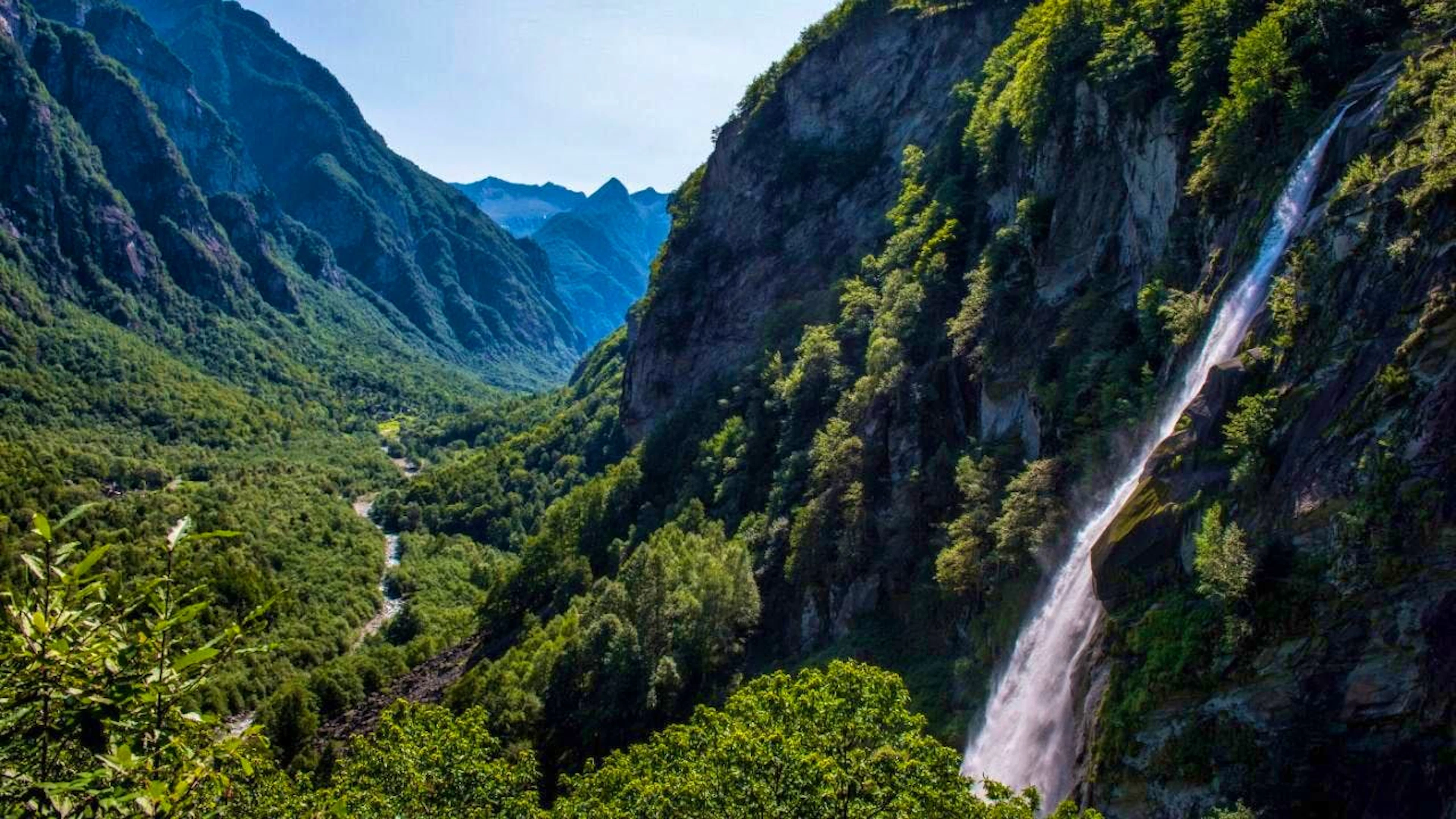 The body of a pilot who died in the mountains above the Bavona Valley (pictured) has been recovered after almost a month. (archive picture)