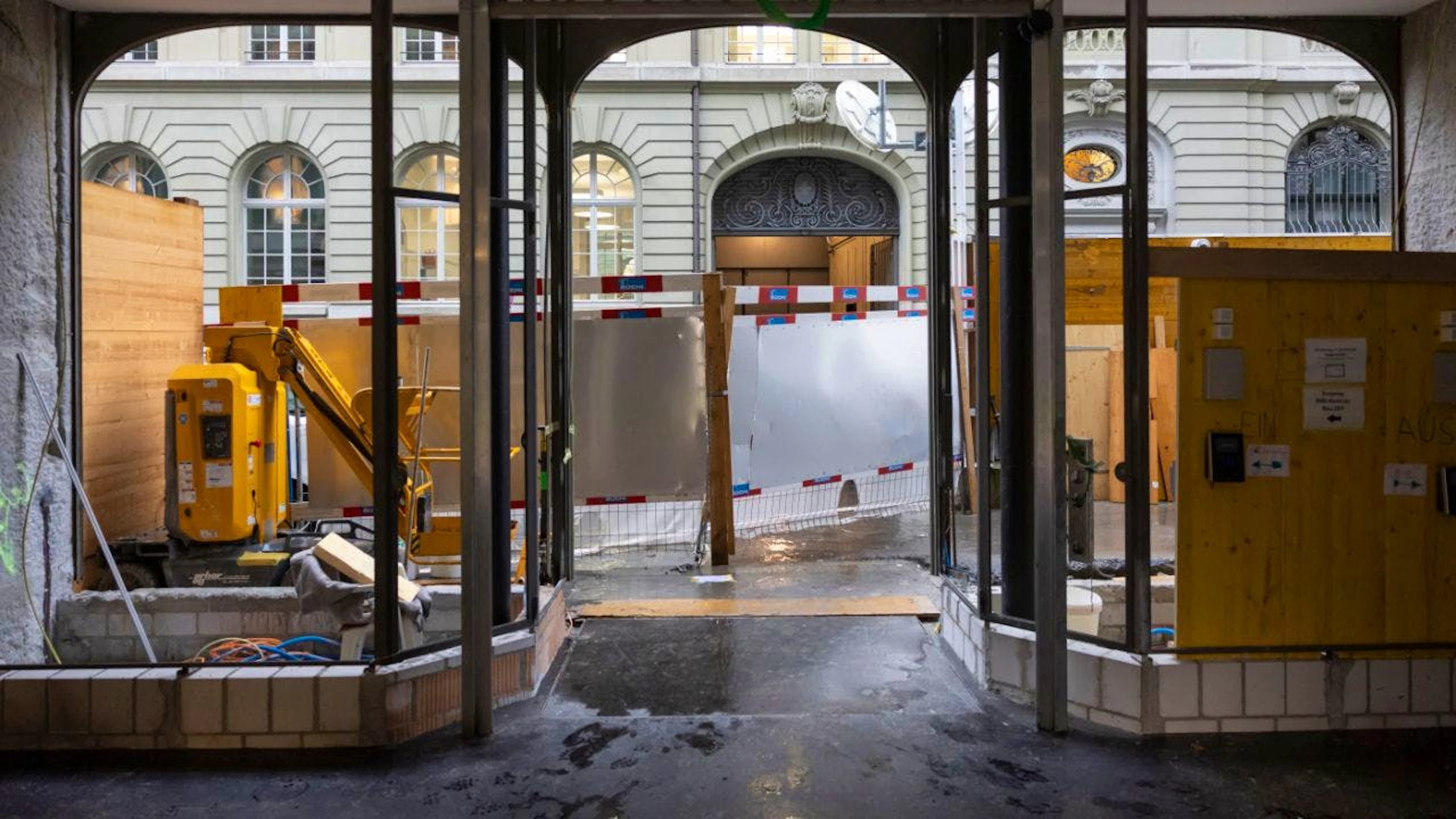Fertig Baustelle: Am Freitag wird das «Moneyverse» im sanierten Kaiserhaus direkt neben der Nationalbank eröffnet. (Archivbild)