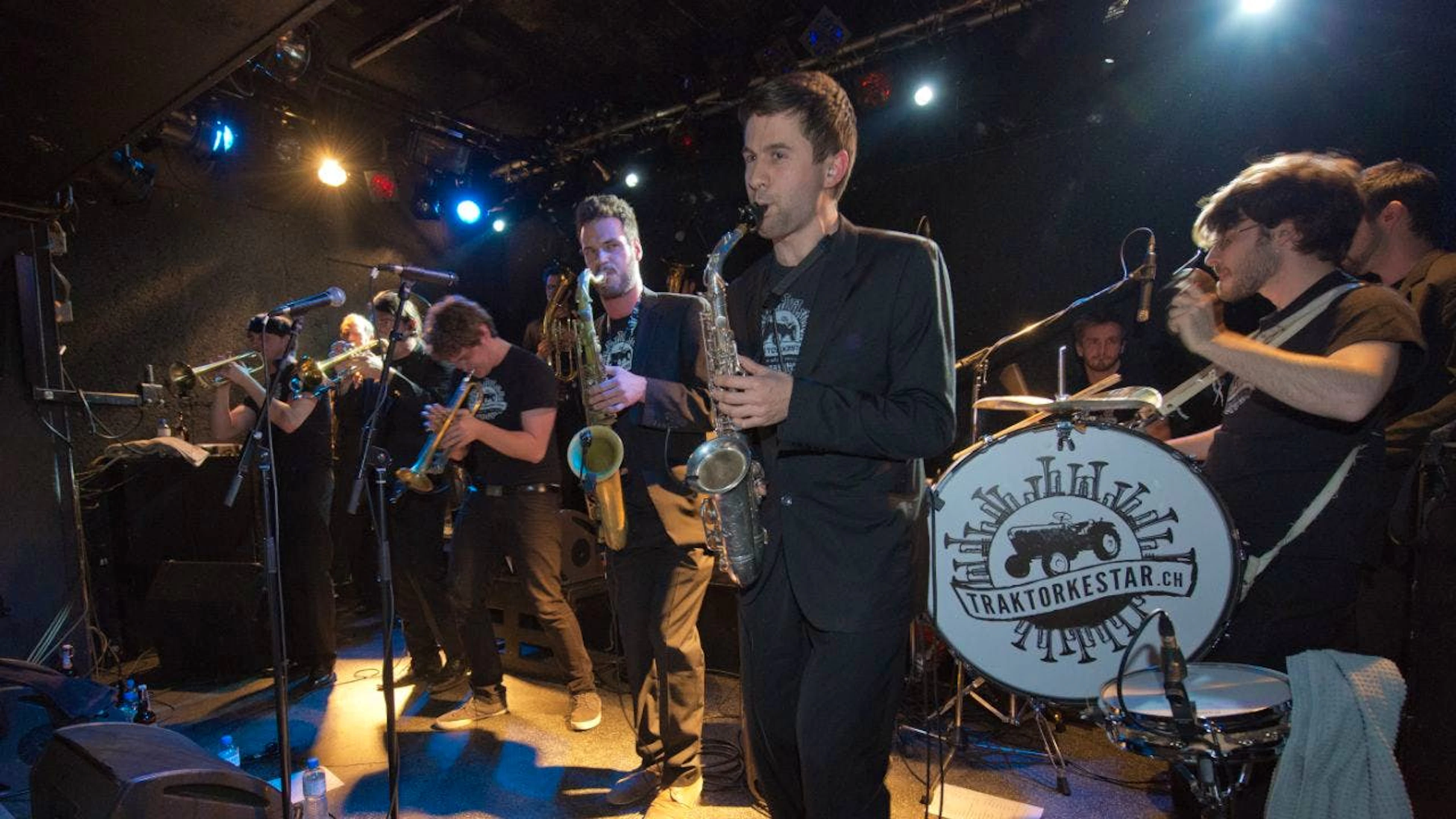 Le brass band post-balkanique bernois Traktorkestar aura le redoutable honneur d'ouvrir le festival vendredi soir (archives).