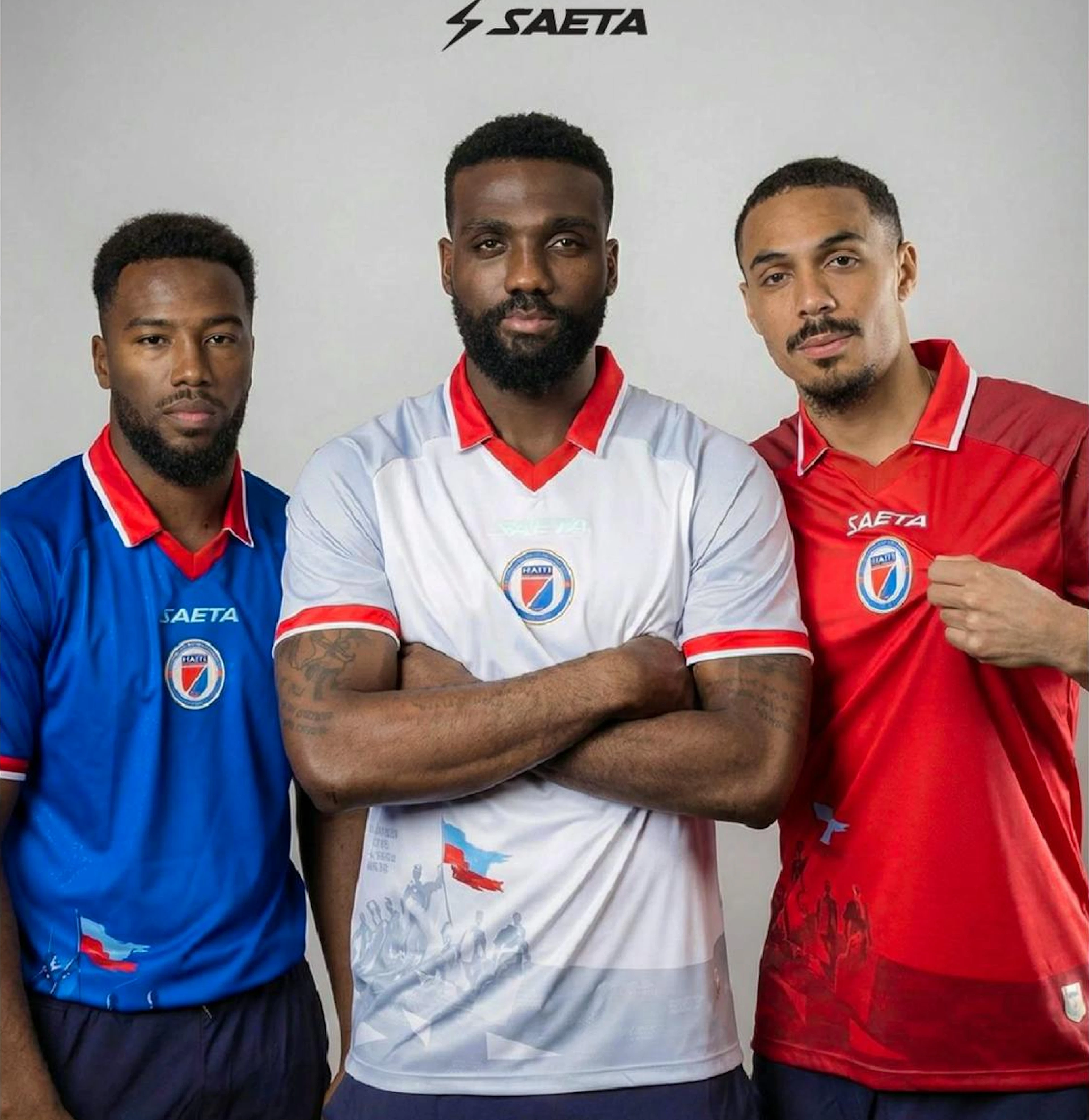 Haiti kommt gleich mit drei Trikotvarianten zur WM in Nordamerika.