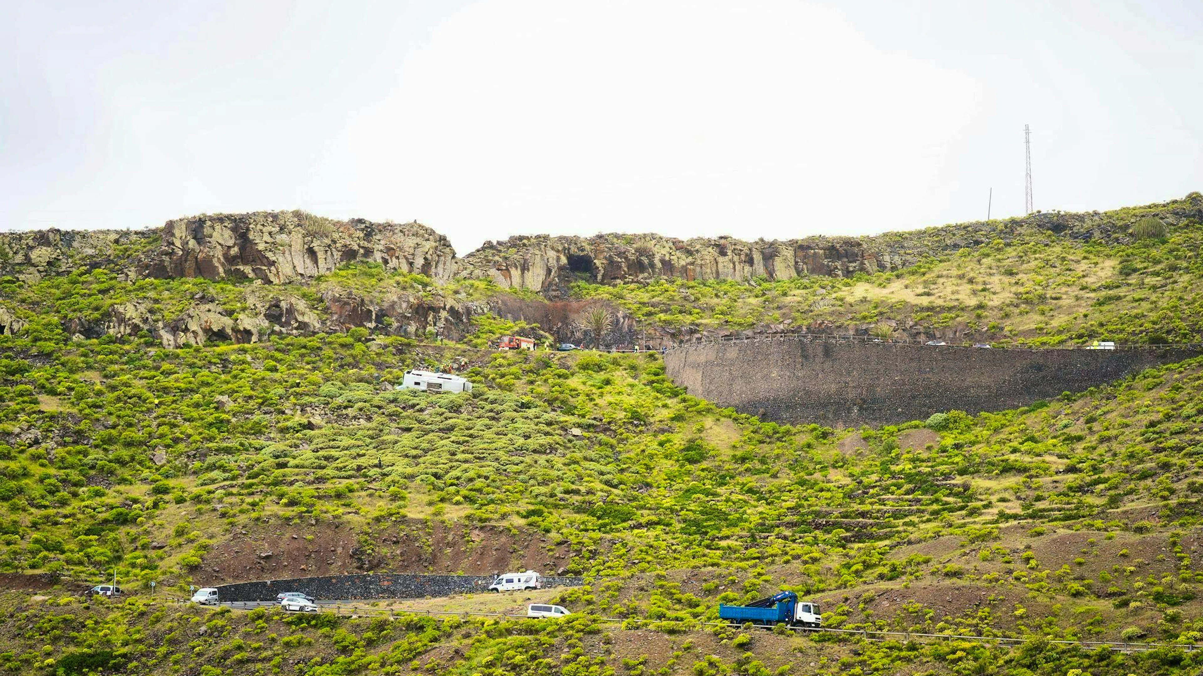 According to official reports, the accident occurred at around 13:15 (local time, 14:15 CEST) not far from the island's capital San Sebastián de La Gomera.