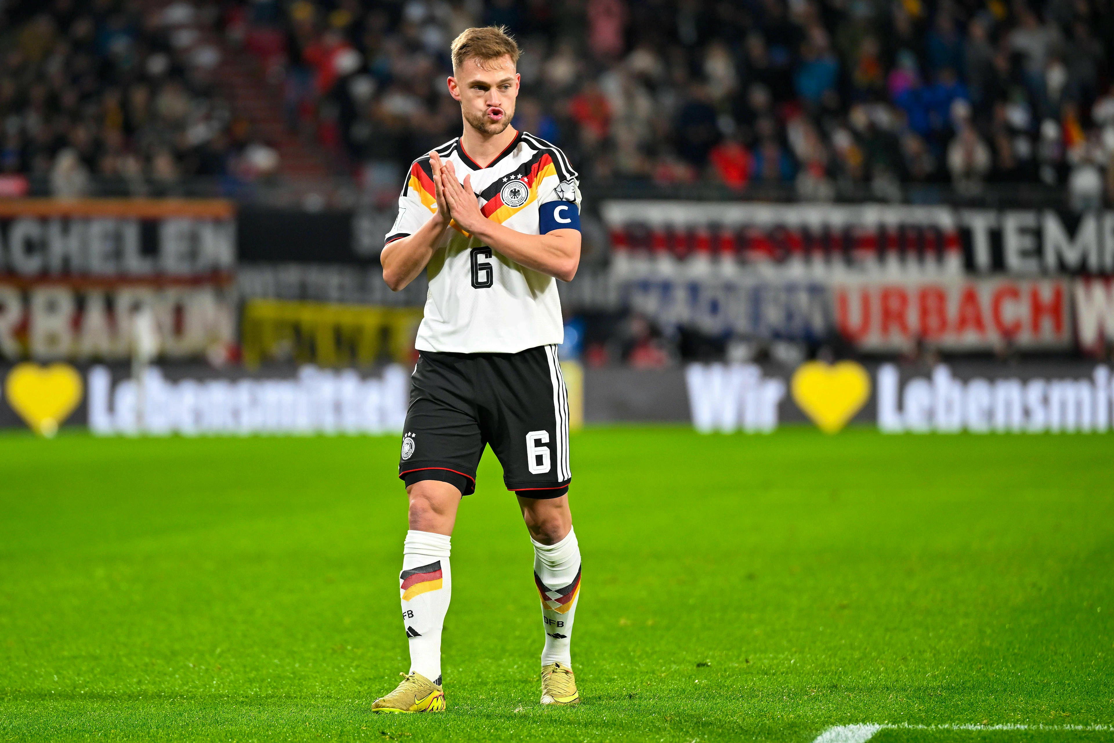 Deutschlands Heimtrikot soll an das Trikot aus dem Jahr 1990 erinnern.