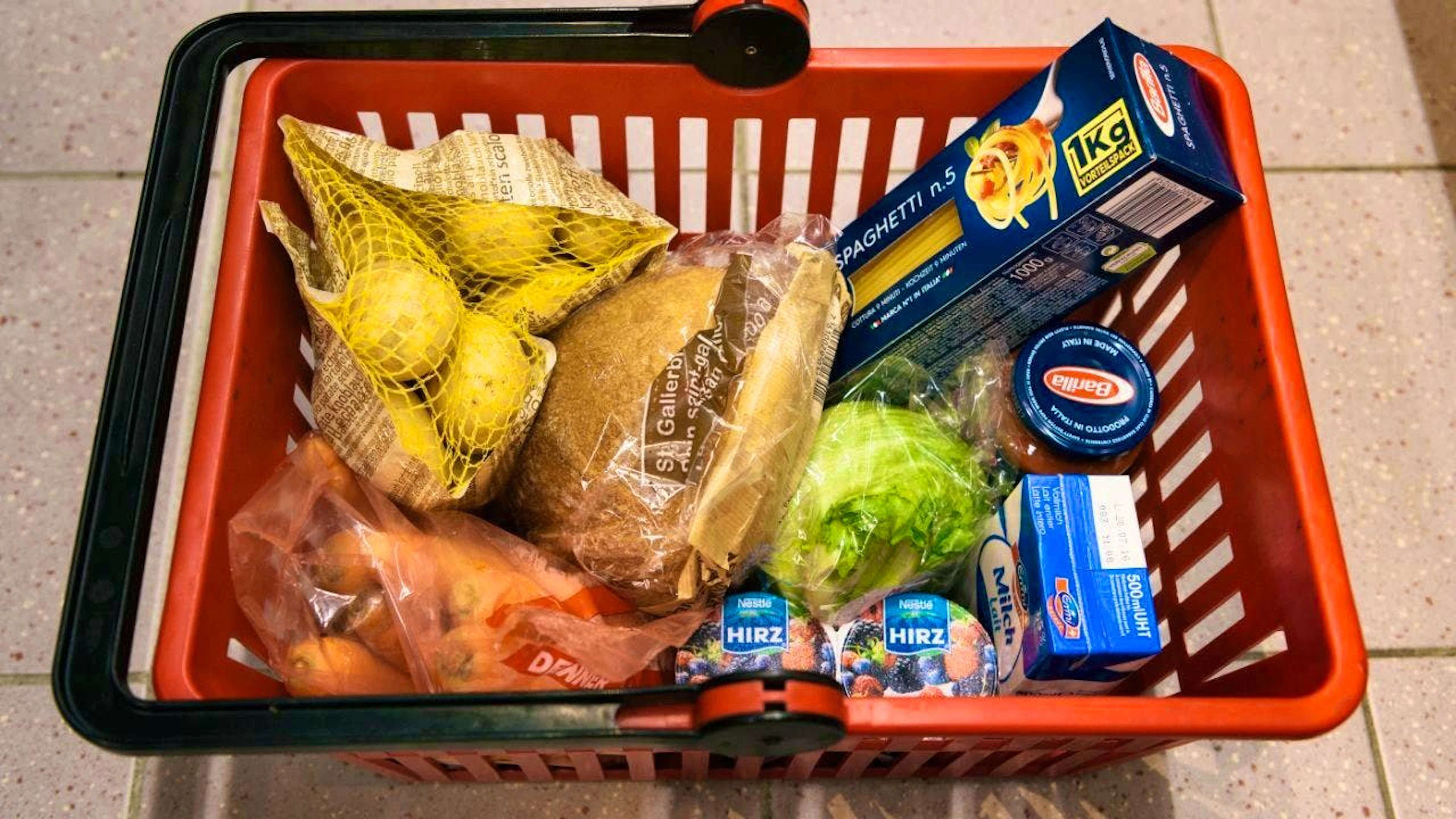 Swiss consumer sentiment deteriorated significantly in March, falling to its lowest level since the beginning of 2024. The Iran war is likely to have played the biggest role in this. (archive image)