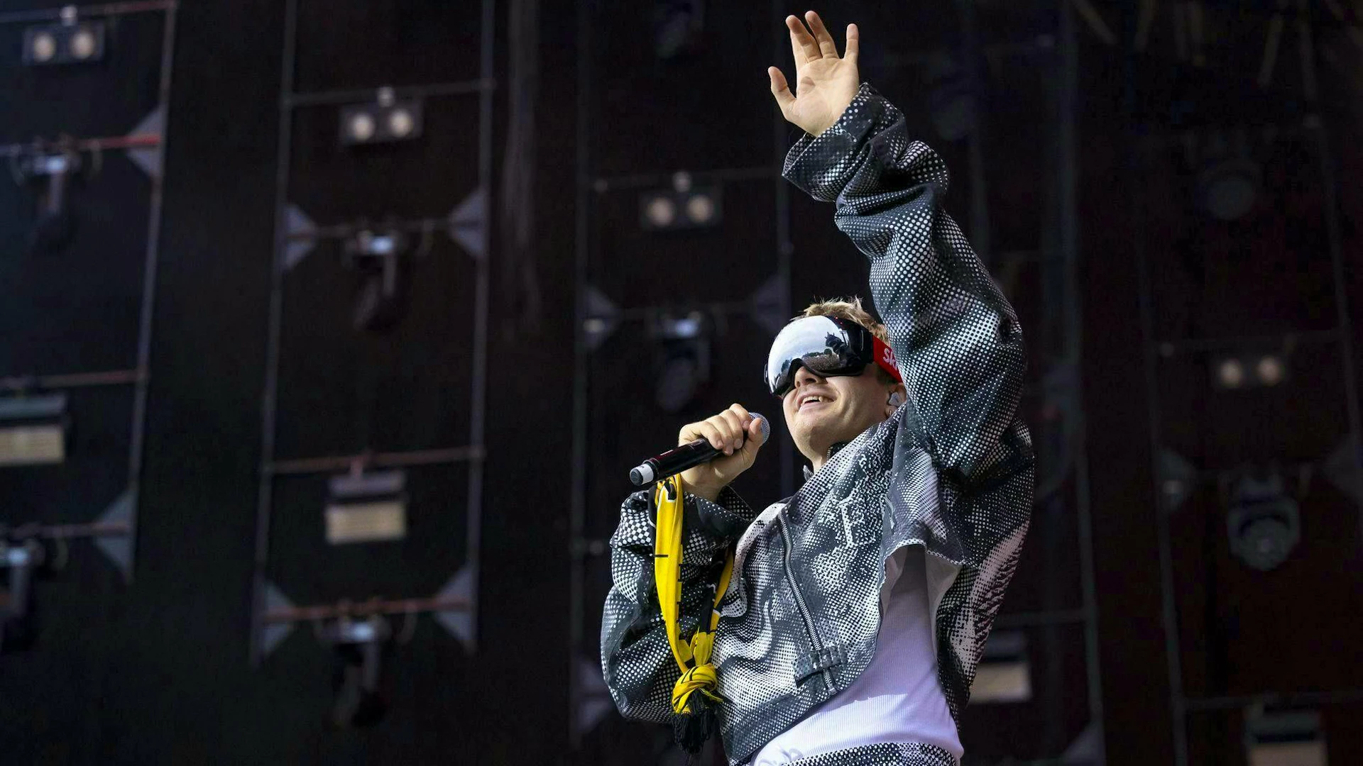 Ski Aggu back from Australia: comeback after ayahuasca and with a new ...