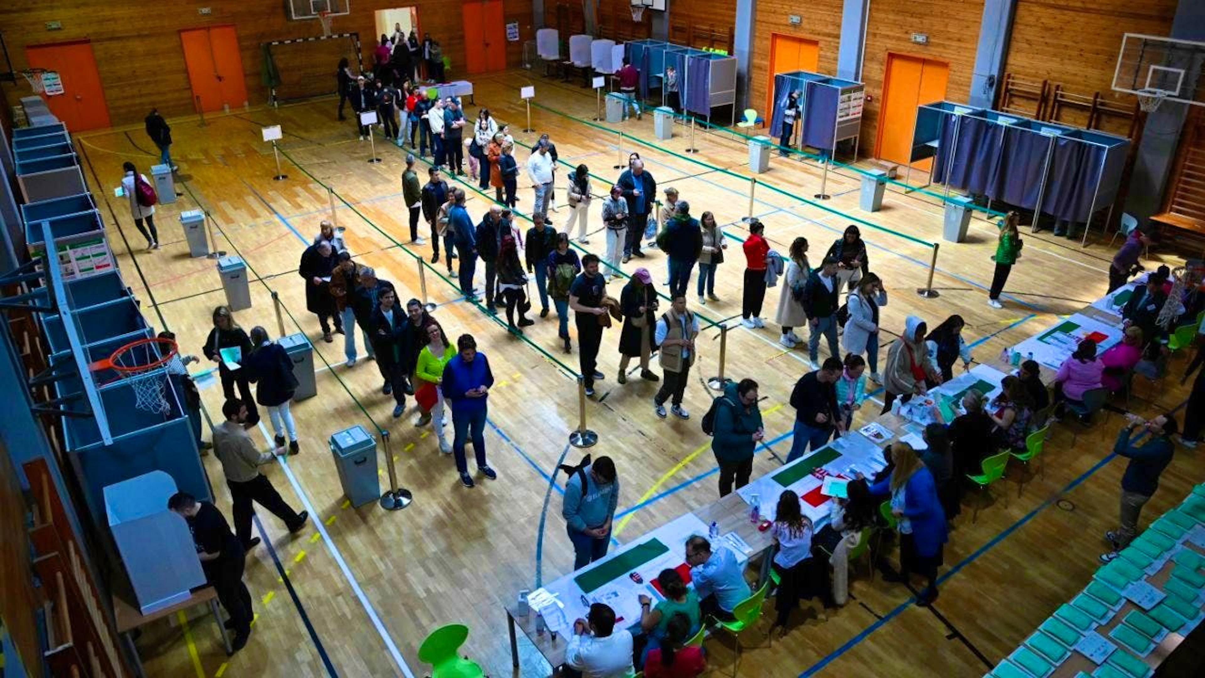 According to the Swiss election observers, the elections in Hungary were held without any serious incidents.