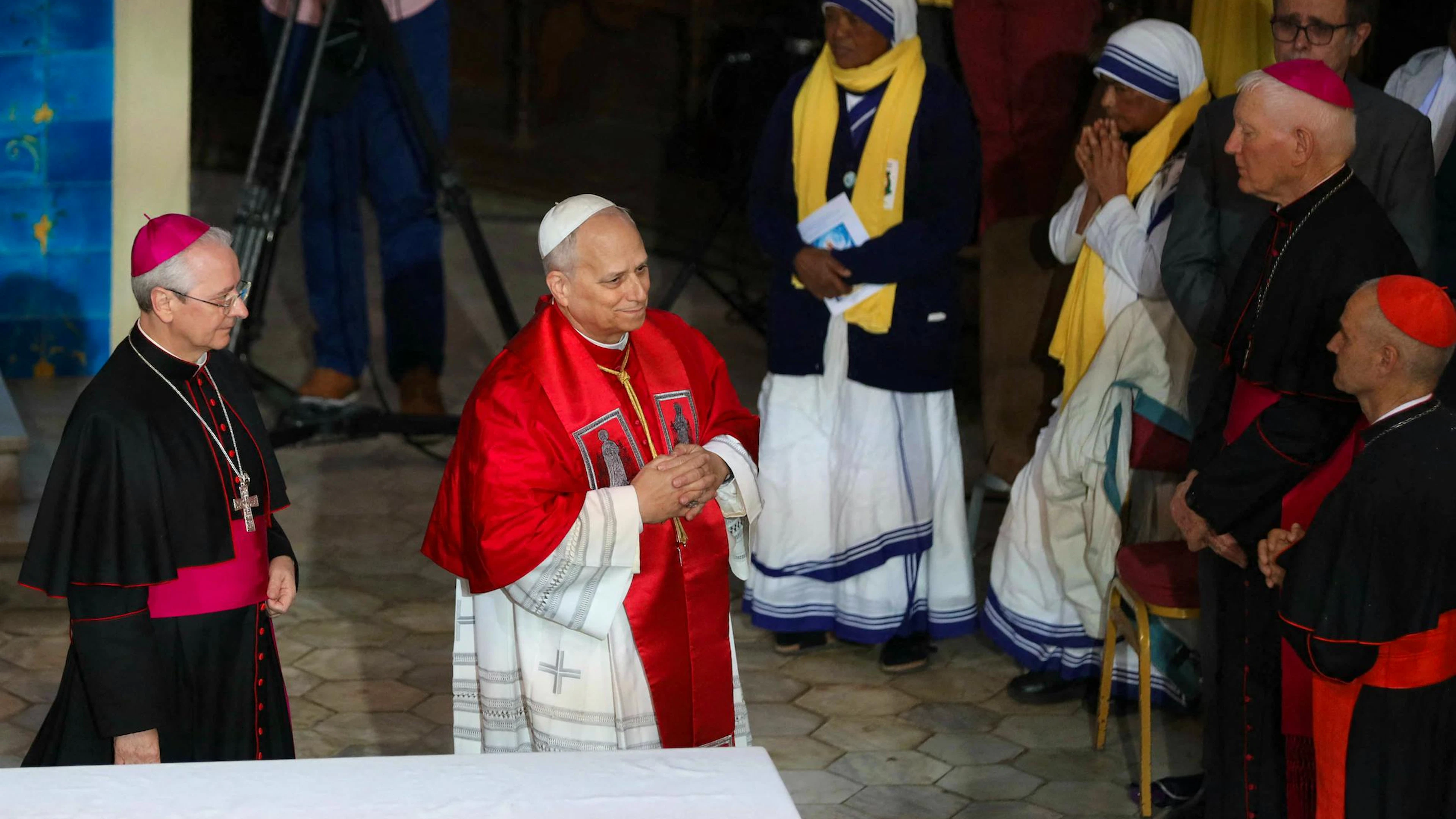 Un double attentat-suicide a eu lieu lundi à Blida, à une quarantaine de kilomètres d'Alger où le pape Léon XIV effectuait une visite, selon une source occidentale informée du dossier à l'AFP mardi et d'après des images authentifiées par l'agence.