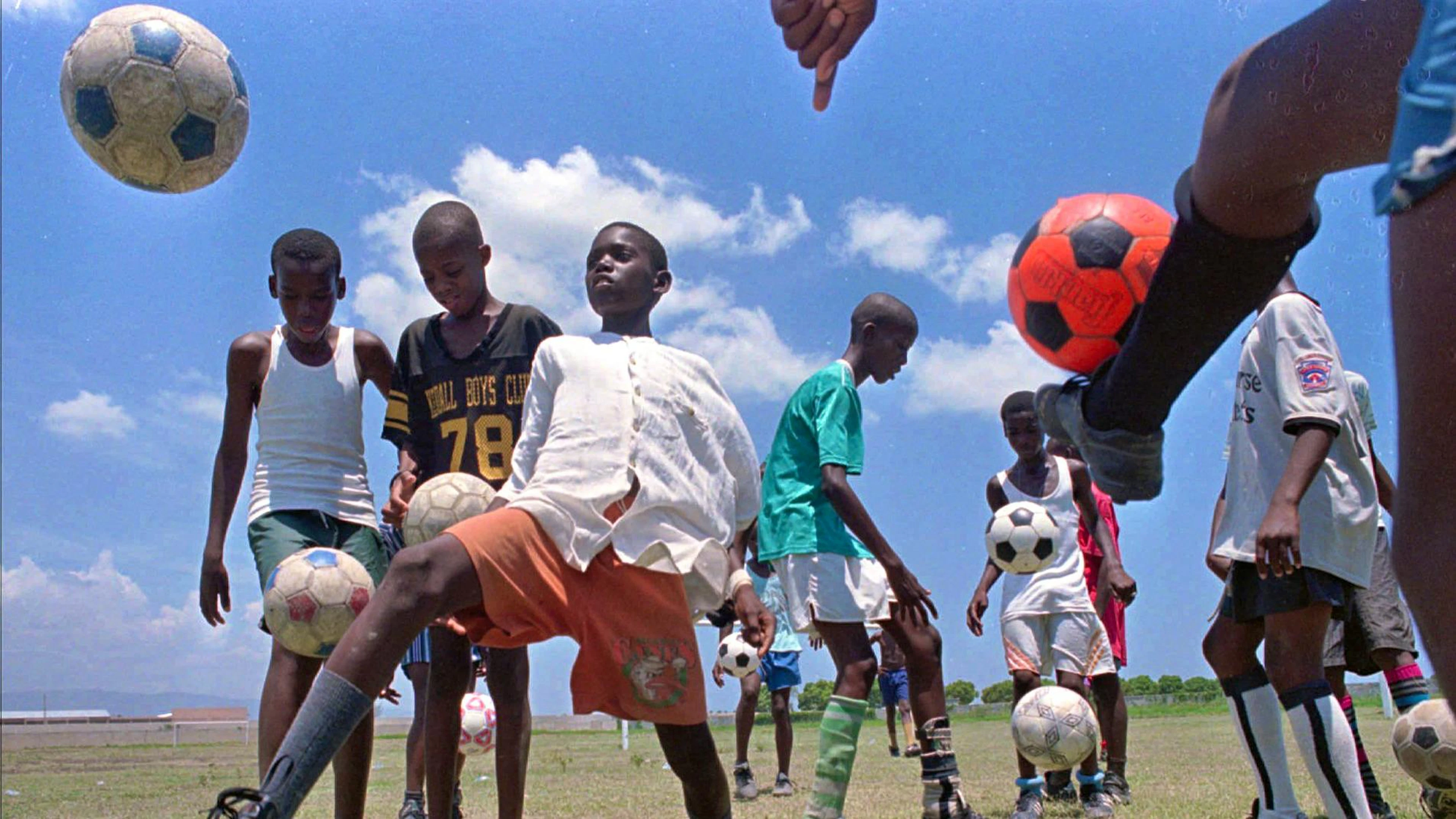 Le coeur d'Haïti bat pour le football, malgré le chaos politique, la pauvreté et la criminalité.