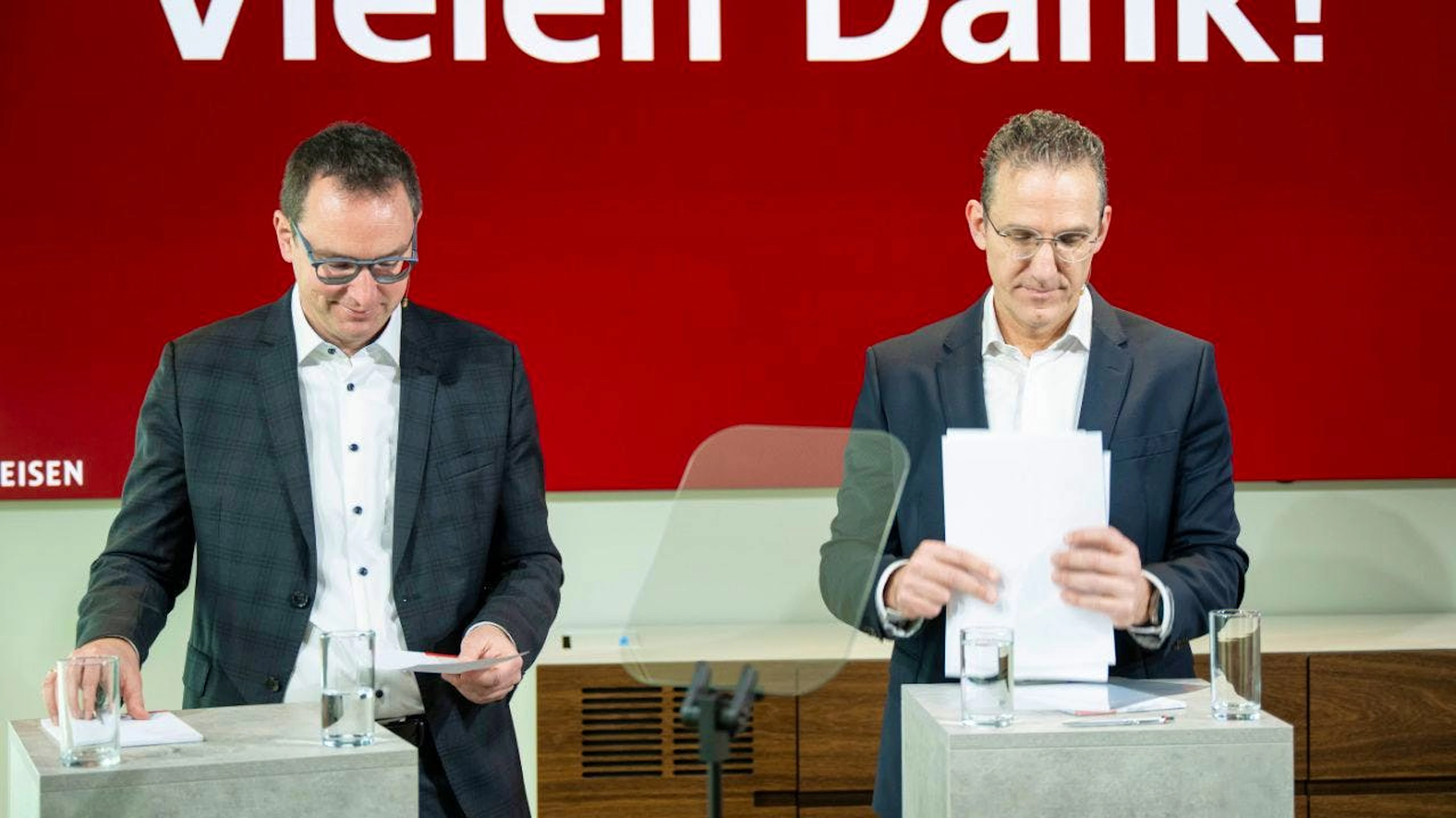 En tenant compte des frais forfaitaires et des cotisations de l'employeur aux assurances sociales et à la prévoyance professionnelle, la rémunération totale de Christian Poerschke (à gauche sur l'image) et Gabriel Brenna (à droite) s'est montée à quelque 1,75 million de francs (archives).