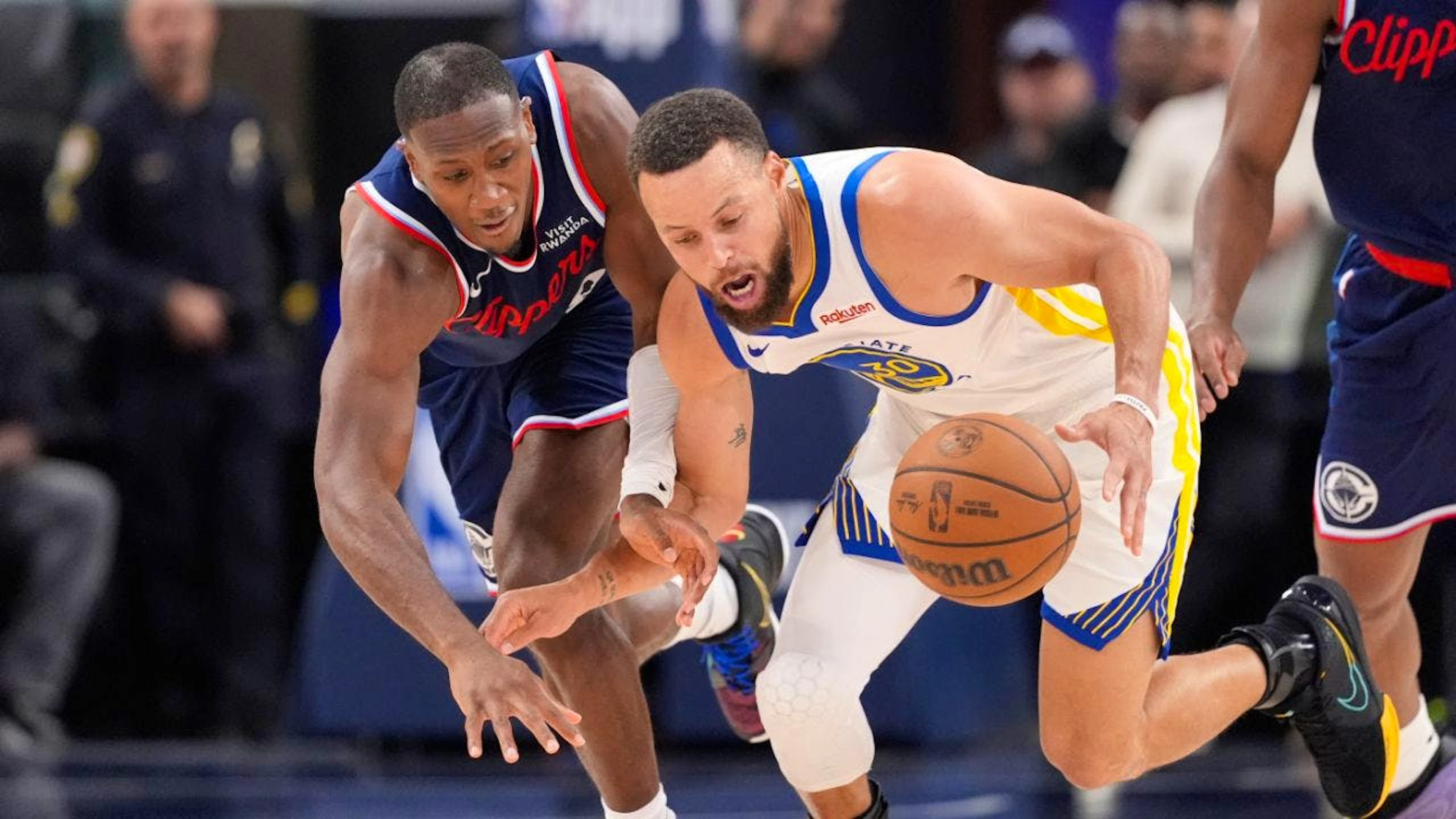 Stephen Curry (rechts) besiegelte mit 35 Punkten die Niederlage und damit das Saisonende für die Los Angeles Clippers