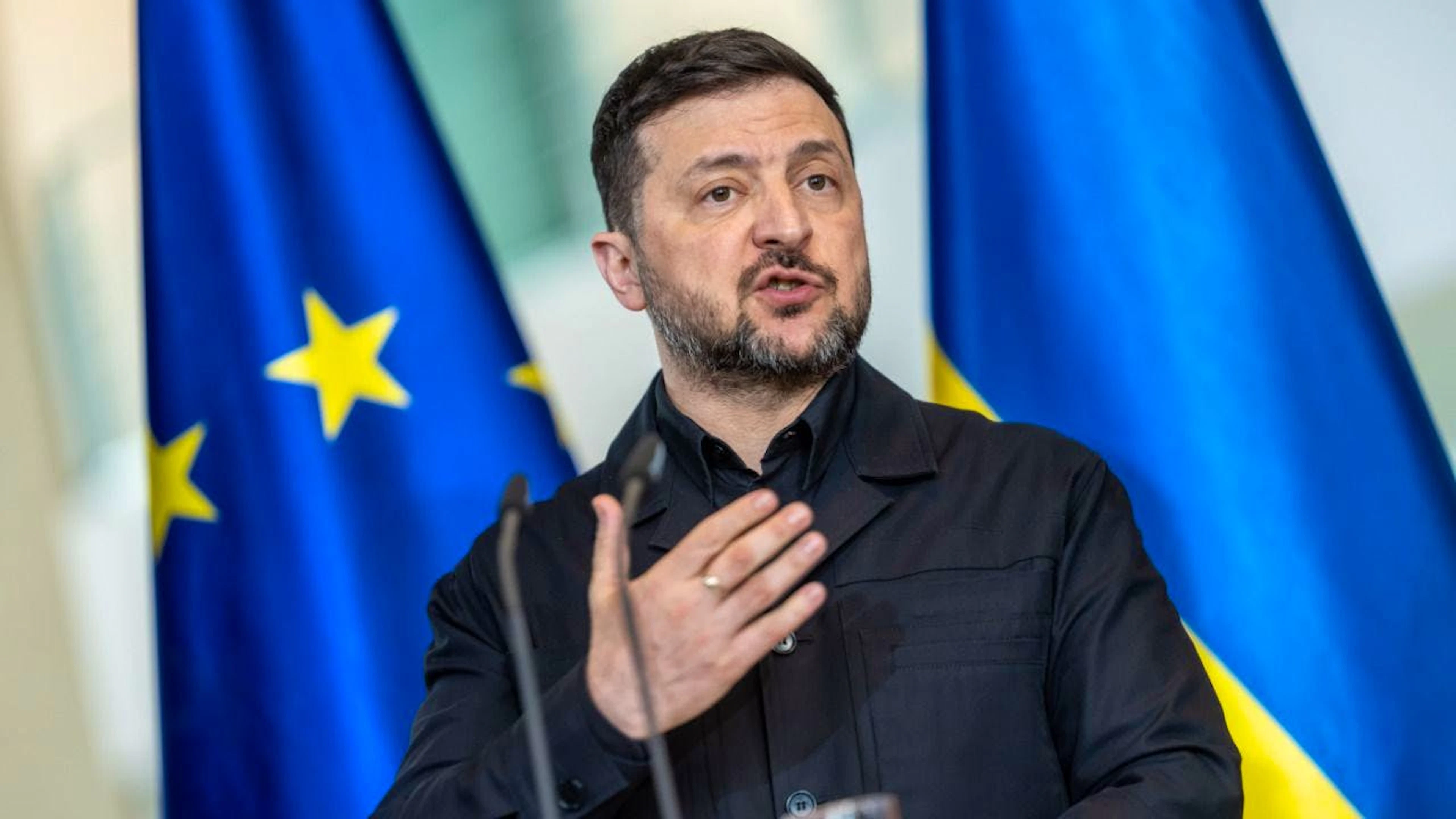 Wolodymyr Selenskyj, Präsident der Ukraine, spricht in Berlin. Foto: Michael Kappeler/dpa/Archivbild
