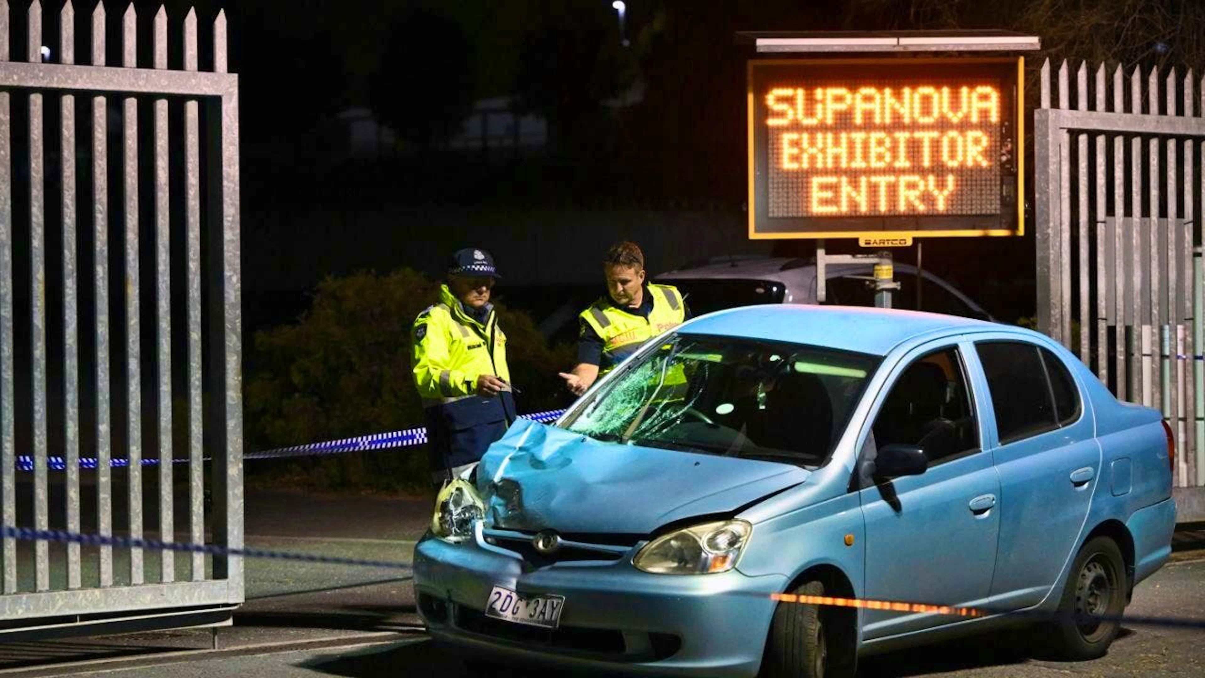 Barrier in the area where a car hit two pedestrians during the Supanova trade fair at the Melbourne Showgrounds. One person is dead and another is in mortal danger after a car allegedly drove into a group of people in the Australian metropolis of Melbourne. Photo: Joel Carrett/AAP/dpa