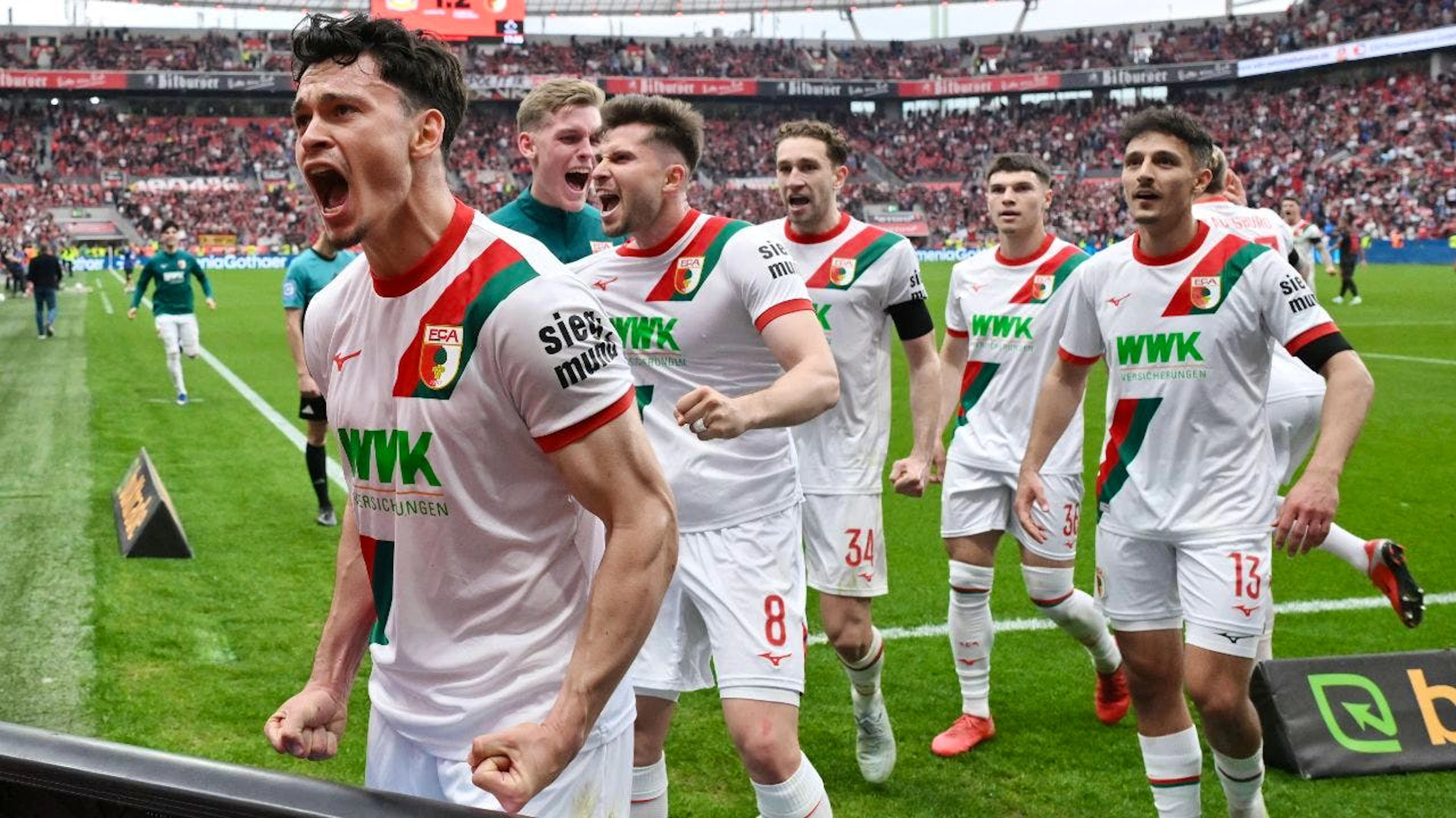 Der Schweizer Nationalspieler Fabian Rieder (links) glänzte in Leverkusen mit zwei Toren.