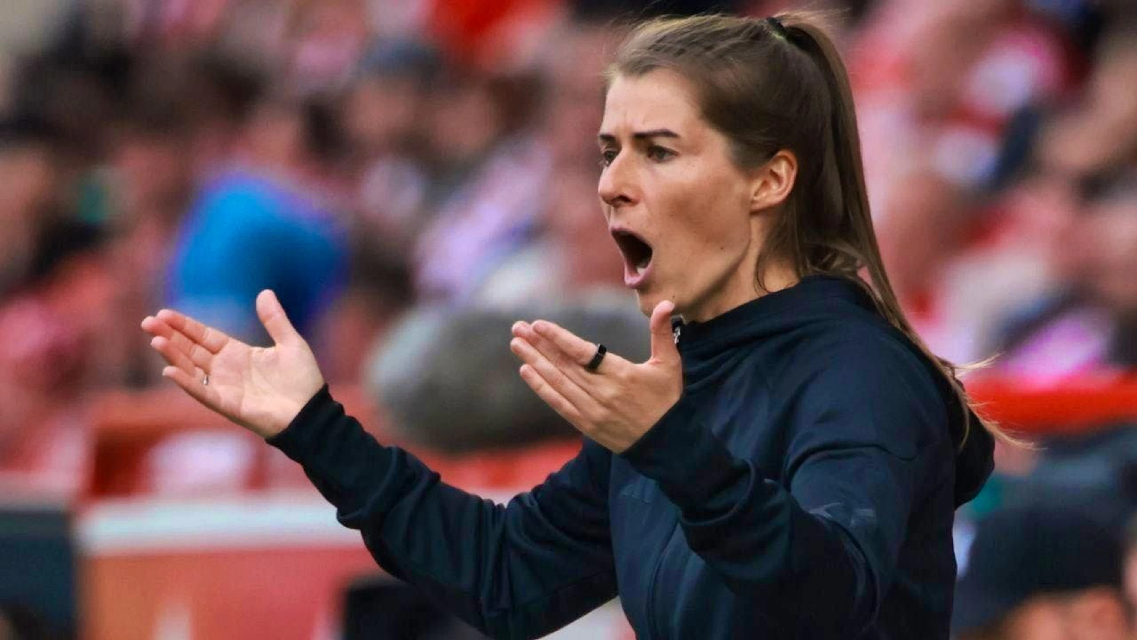 Marie-Louise Eta in her first game as coach of Union Berlin