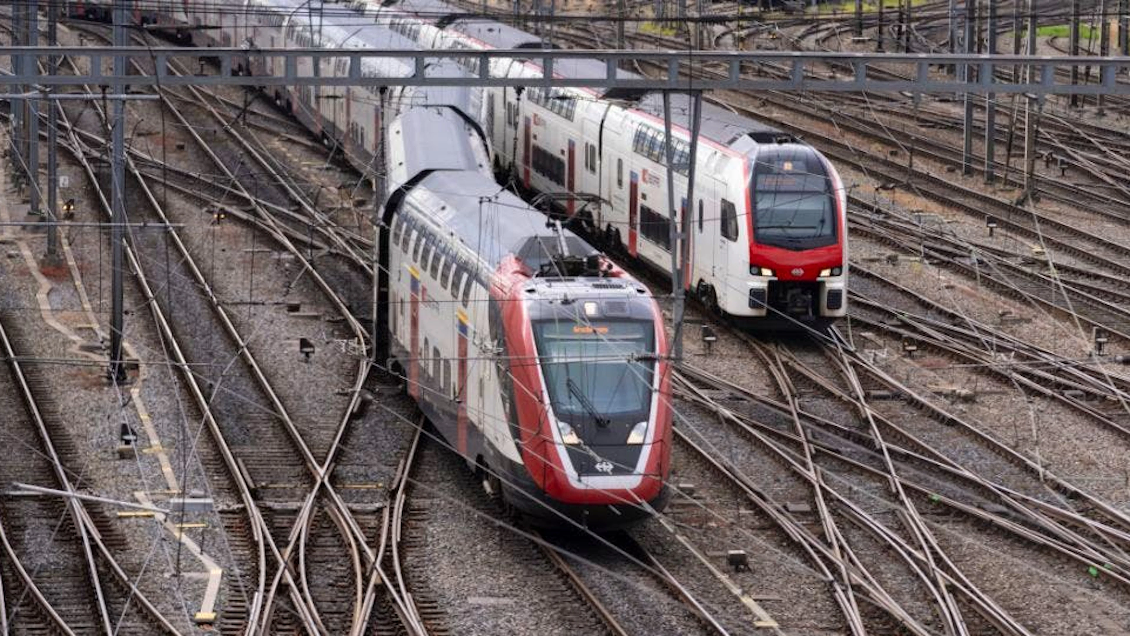 Selon le Contrôle fédéral des finances, des lacunes existent en matière de planification à long terme des projets ferroviaires (archives).
