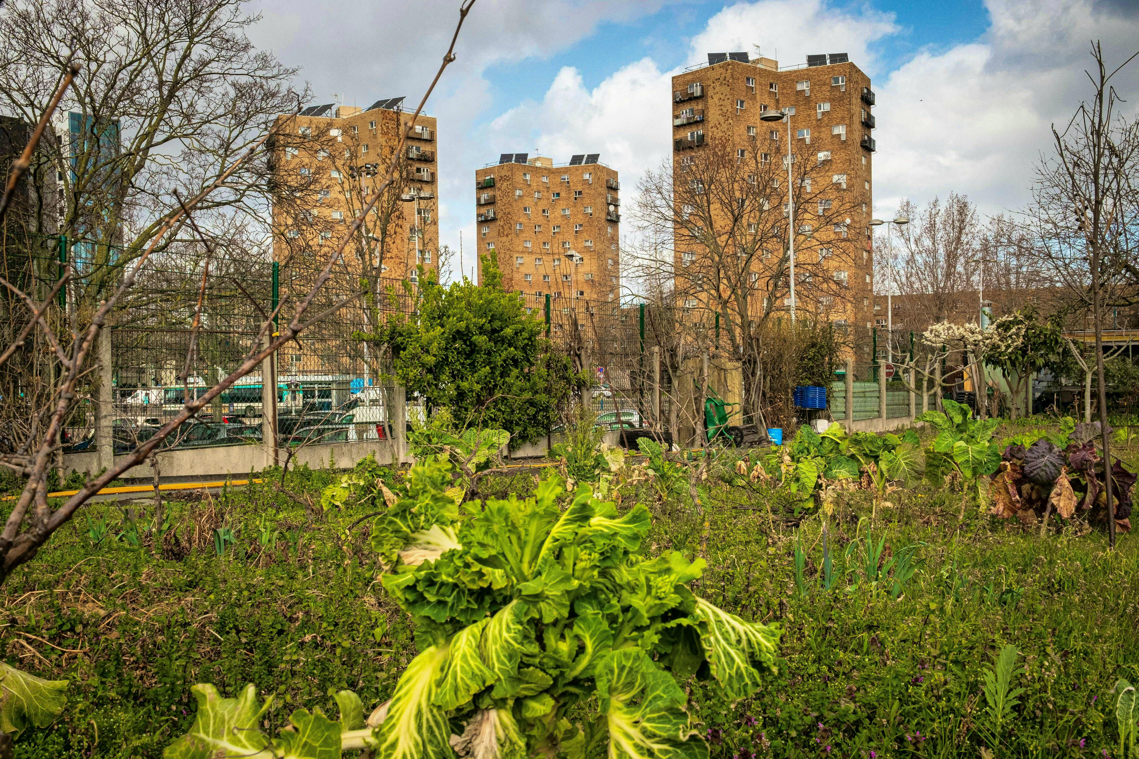 Il quartiere parigino di Fort d'Aubervilliers è stato utilizzato per la ricerca sul radio. Oggi, l'ex sito di sperimentazione è stato ampiamente decontaminato.