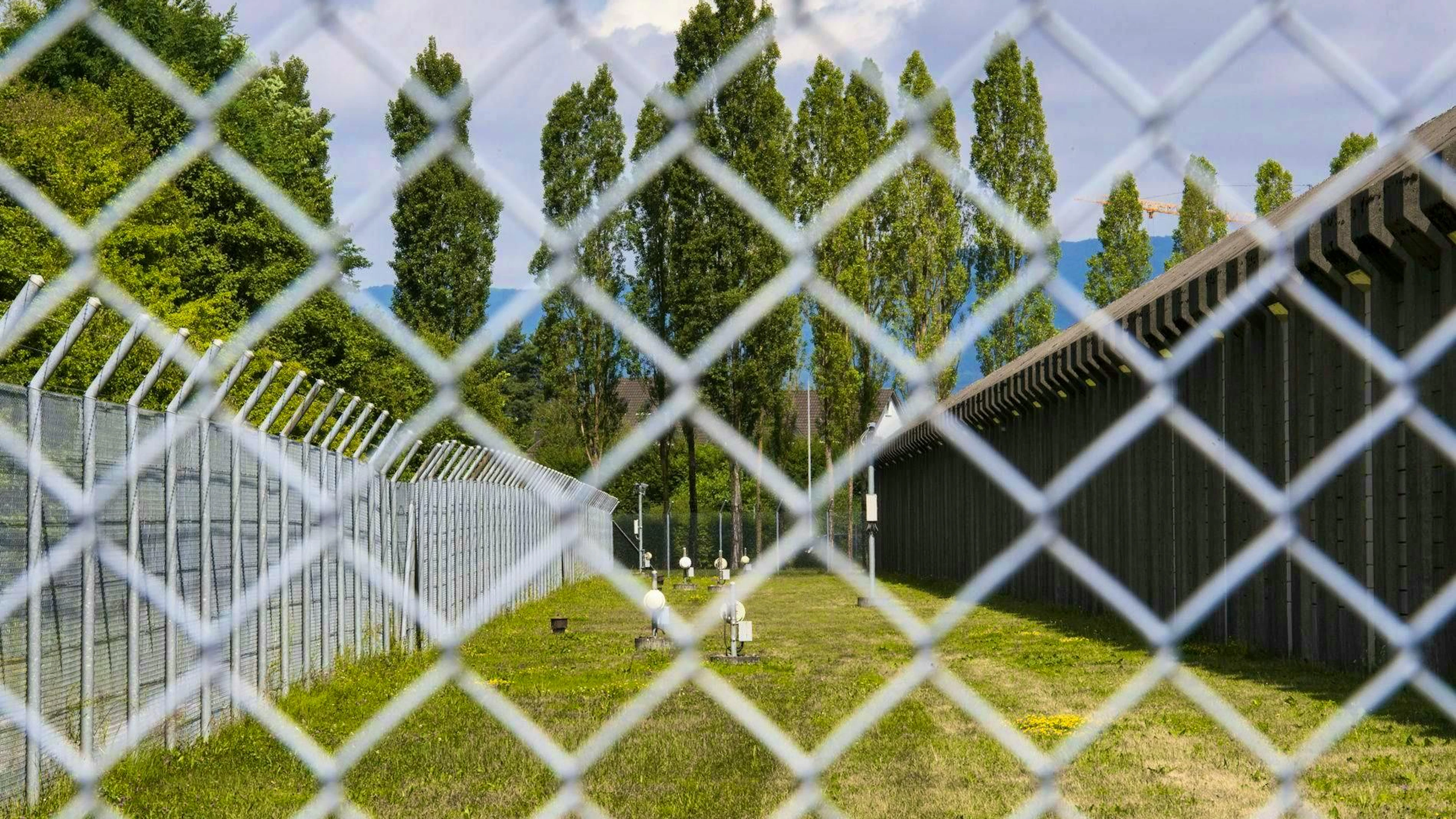 The man served a large part of his sentence in the Pöschwies correctional facility in Regensdorf ZH.
