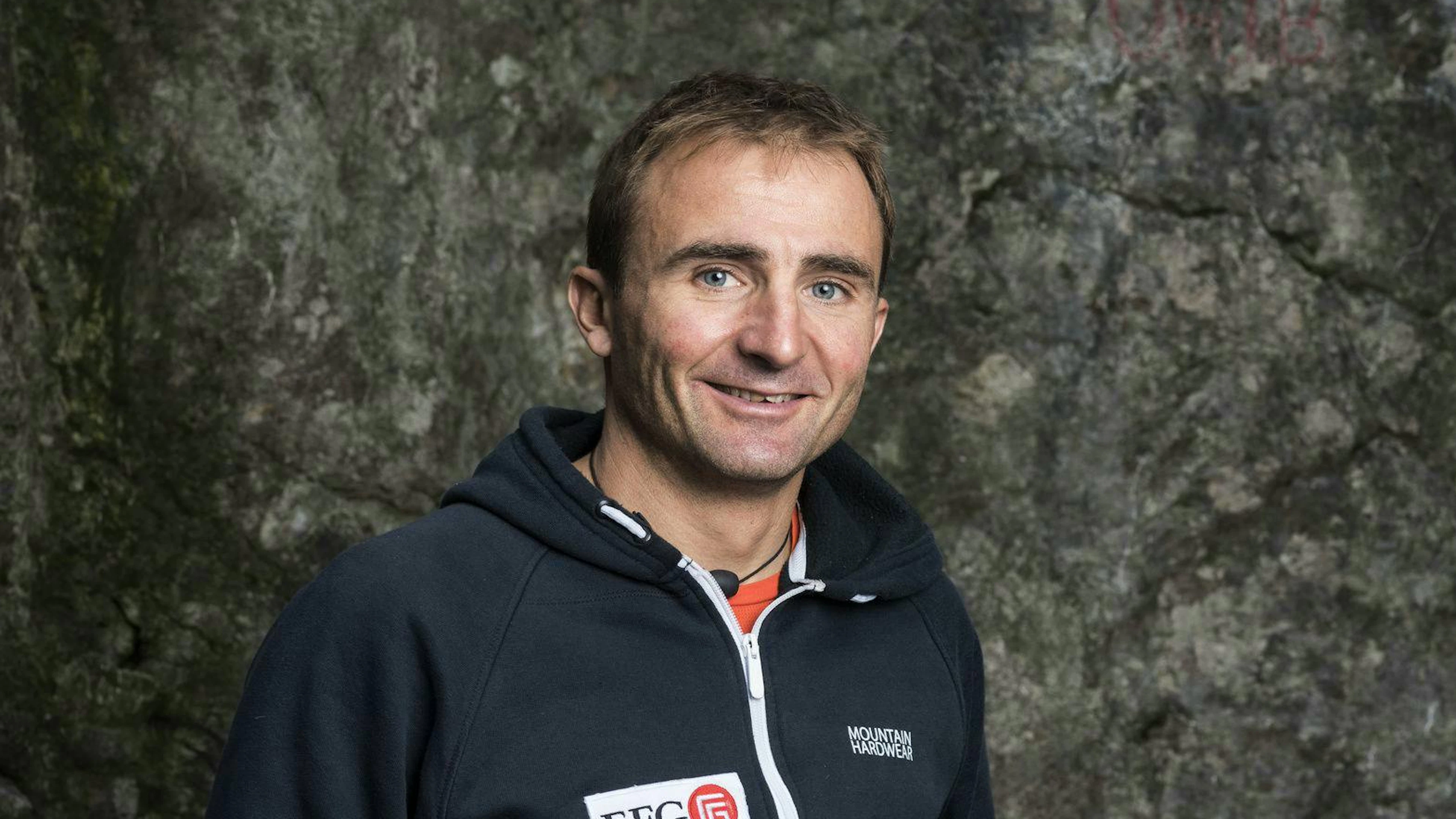 Extrembergsteiger Ueli Steck (†) als Mentor für Nicoals Hojac.