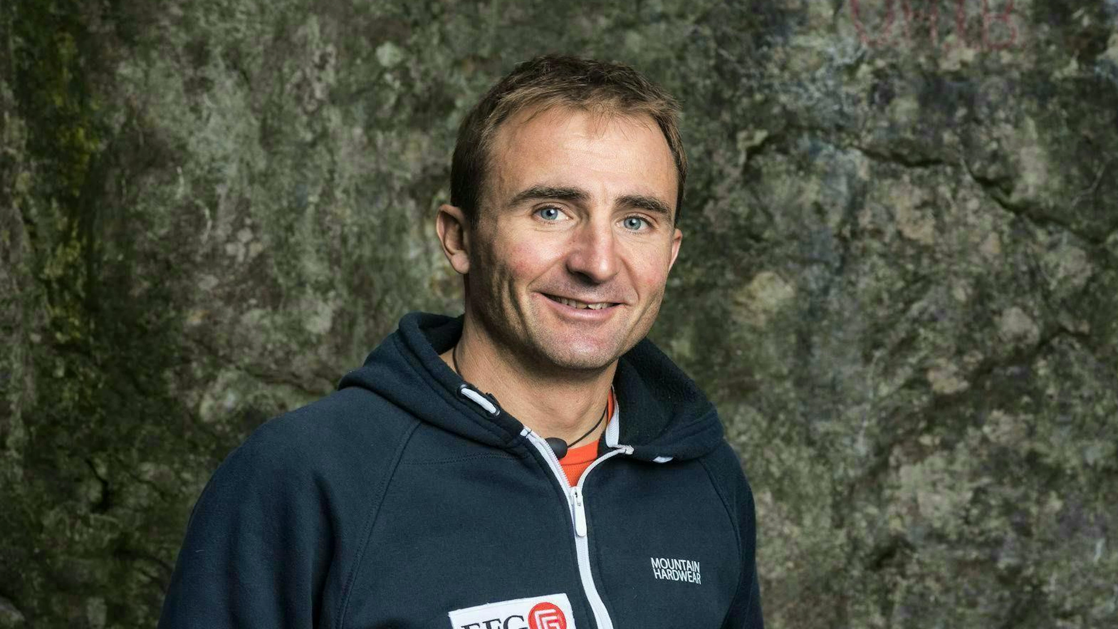 Extreme mountaineer Ueli Steck (†) as a mentor for Nicoals Hojac.
