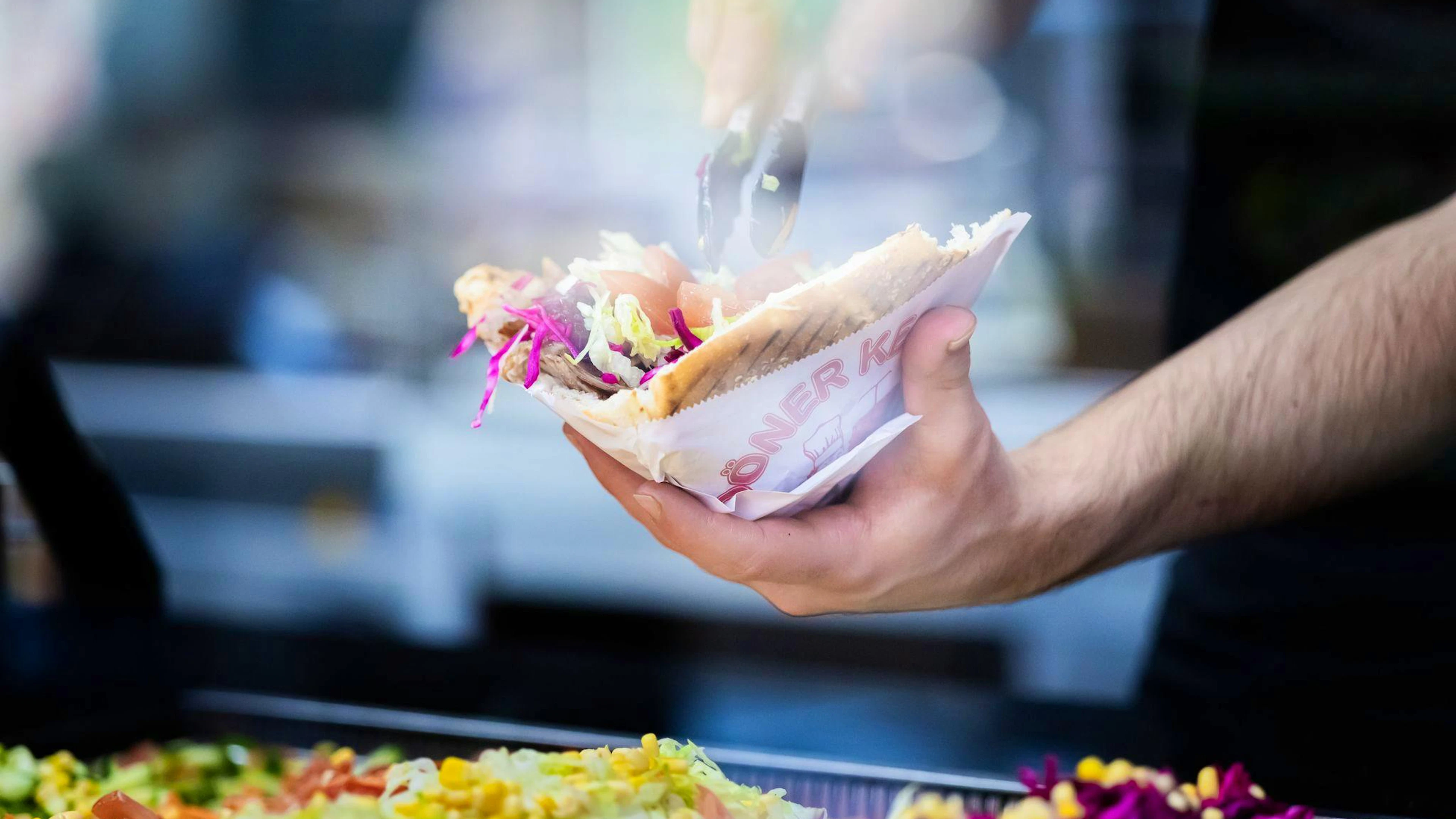 Die Klosterschwestern waren von ihrem Döner begeistert.